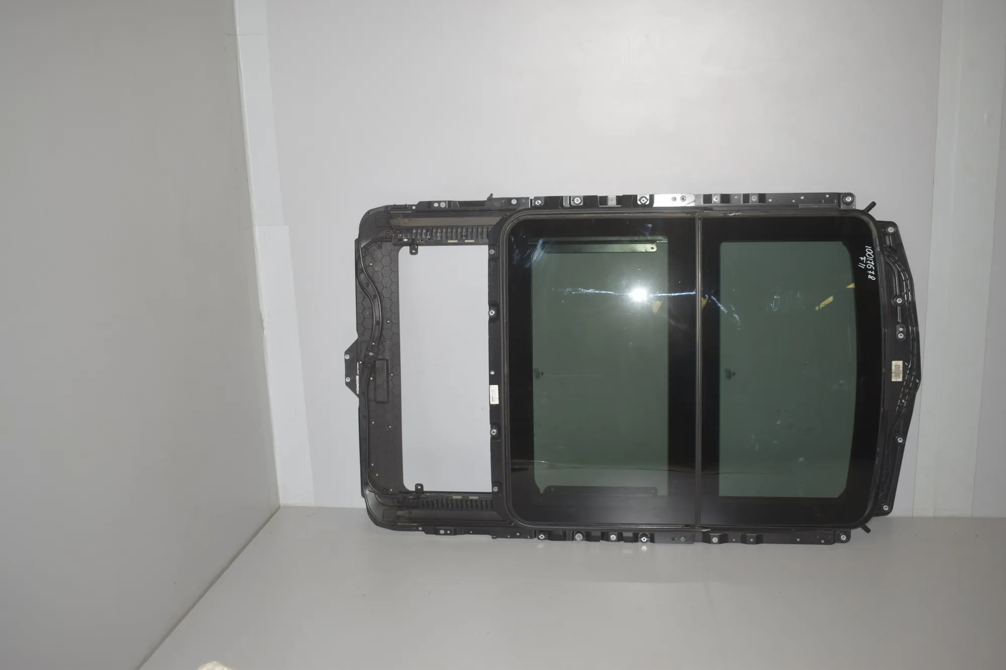 Sunroof – OEM 8038192 · BMW 5 Touring (F11) M 550 d xDrive 2012