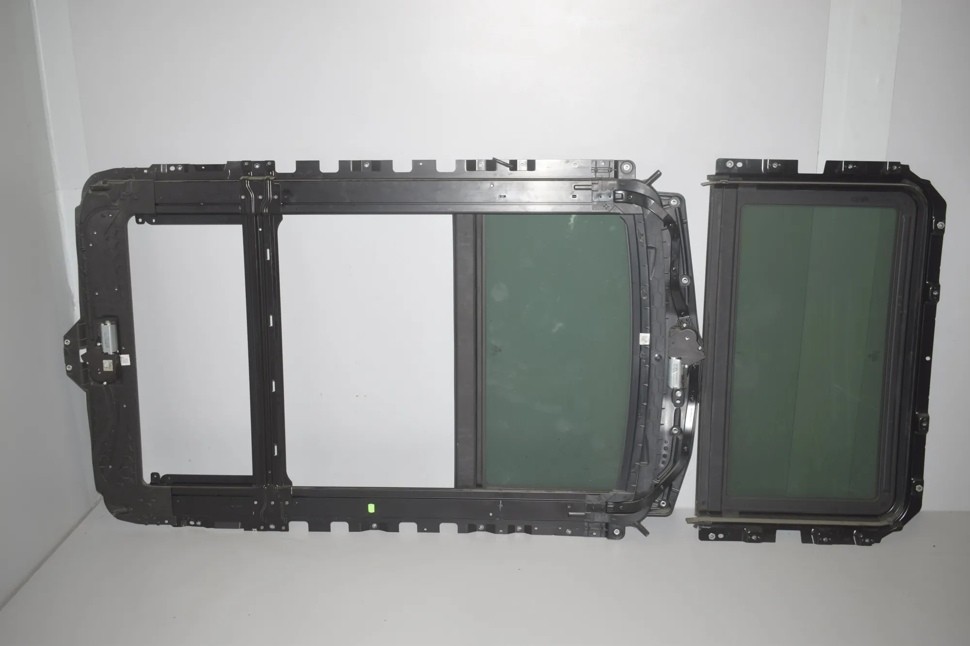 Sunroof – OEM 8038192 · BMW 5 Touring (F11) 530 d 2013 – 2