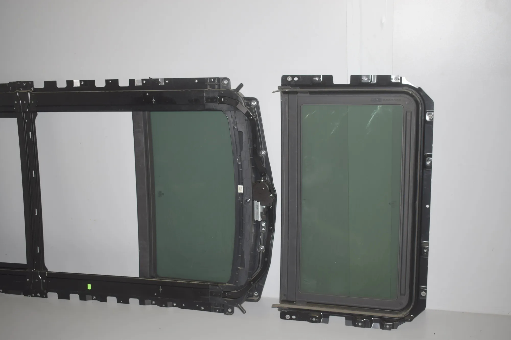 Sunroof – OEM 8038192 · BMW 5 Touring (F11) 530 d 2013 – 4