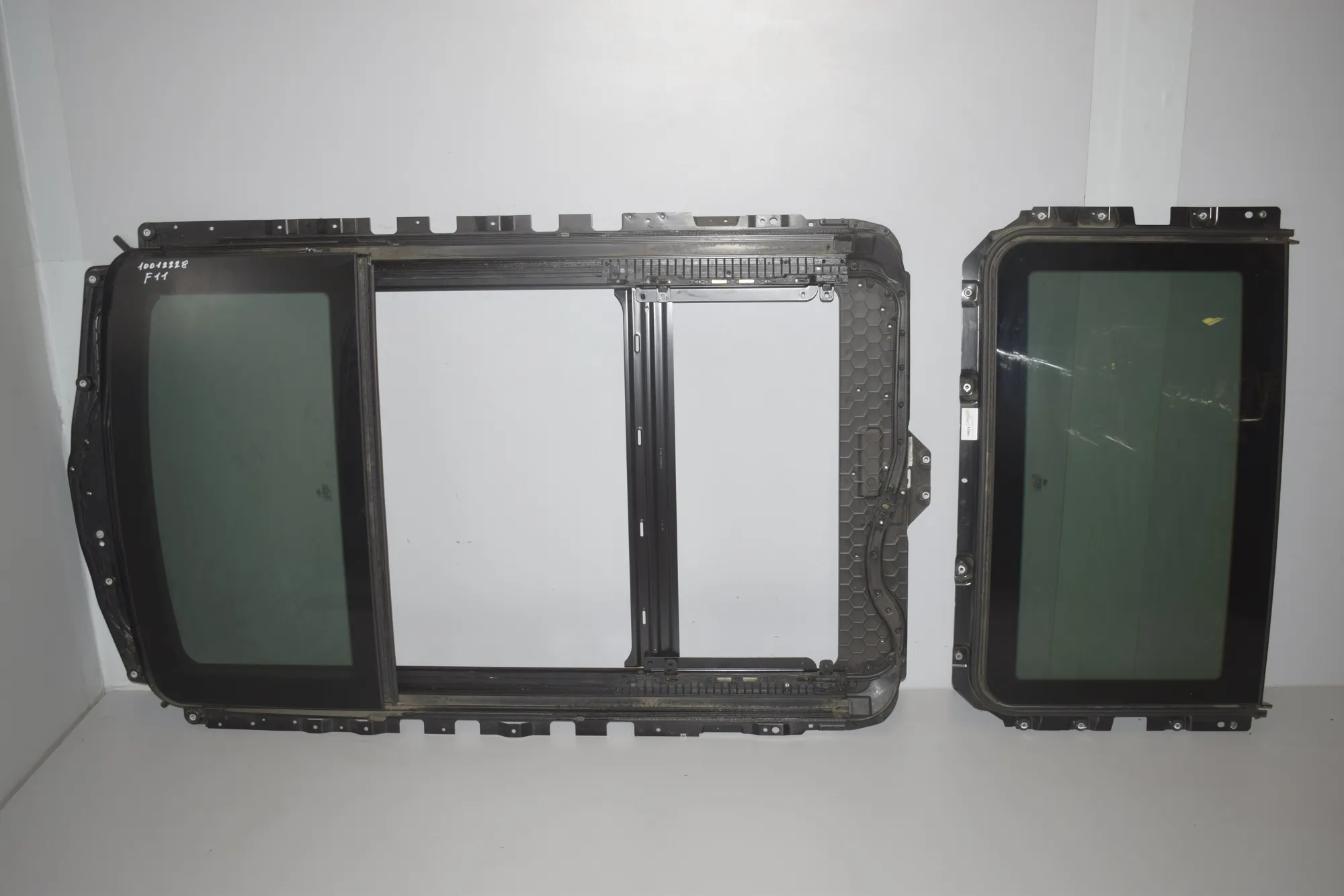 Sunroof – OEM 8038192 · BMW 5 Touring (F11) 530 d 2013