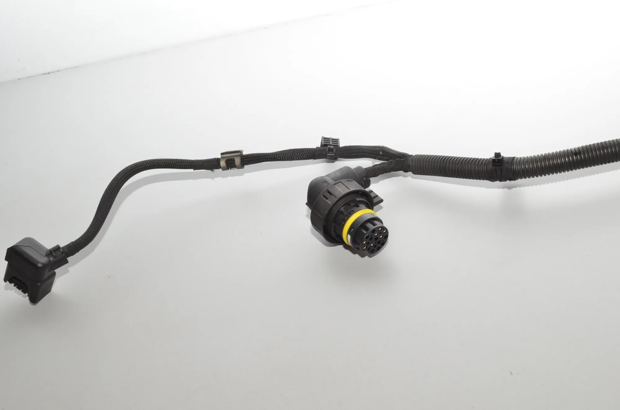 Engine Cable Harness – OEM 1304320 · BMW 5 Touring (F11) M 550 d xDrive 2012 – 4