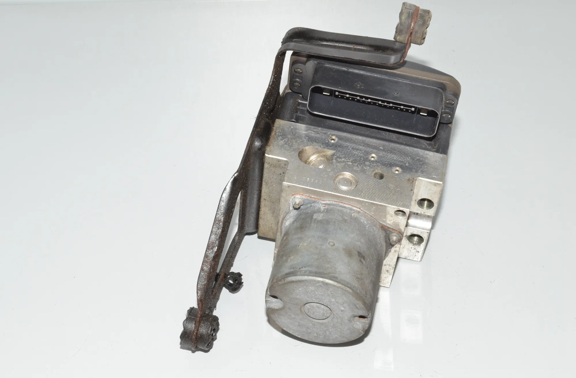 ABS Pump – OEM 6785266 · BMW X6 (E71, E72) xDrive 50 i 2009 – 5