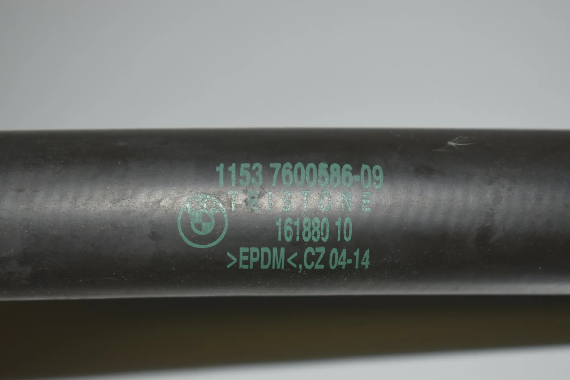 Left Side Cooling Radiator Hose – OEM 7600586 · BMW 3 (F30, F80) 320 i Efficient Dynamics 2014 – 5