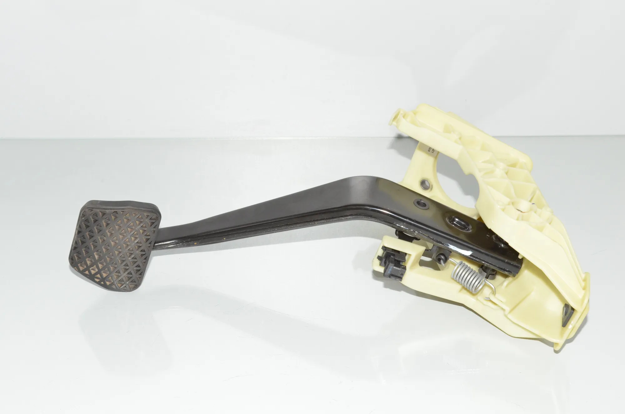 Brake Pedal – OEM 6791900 · BMW X6 (E71, E72) xDrive 50 i 2009 – 2