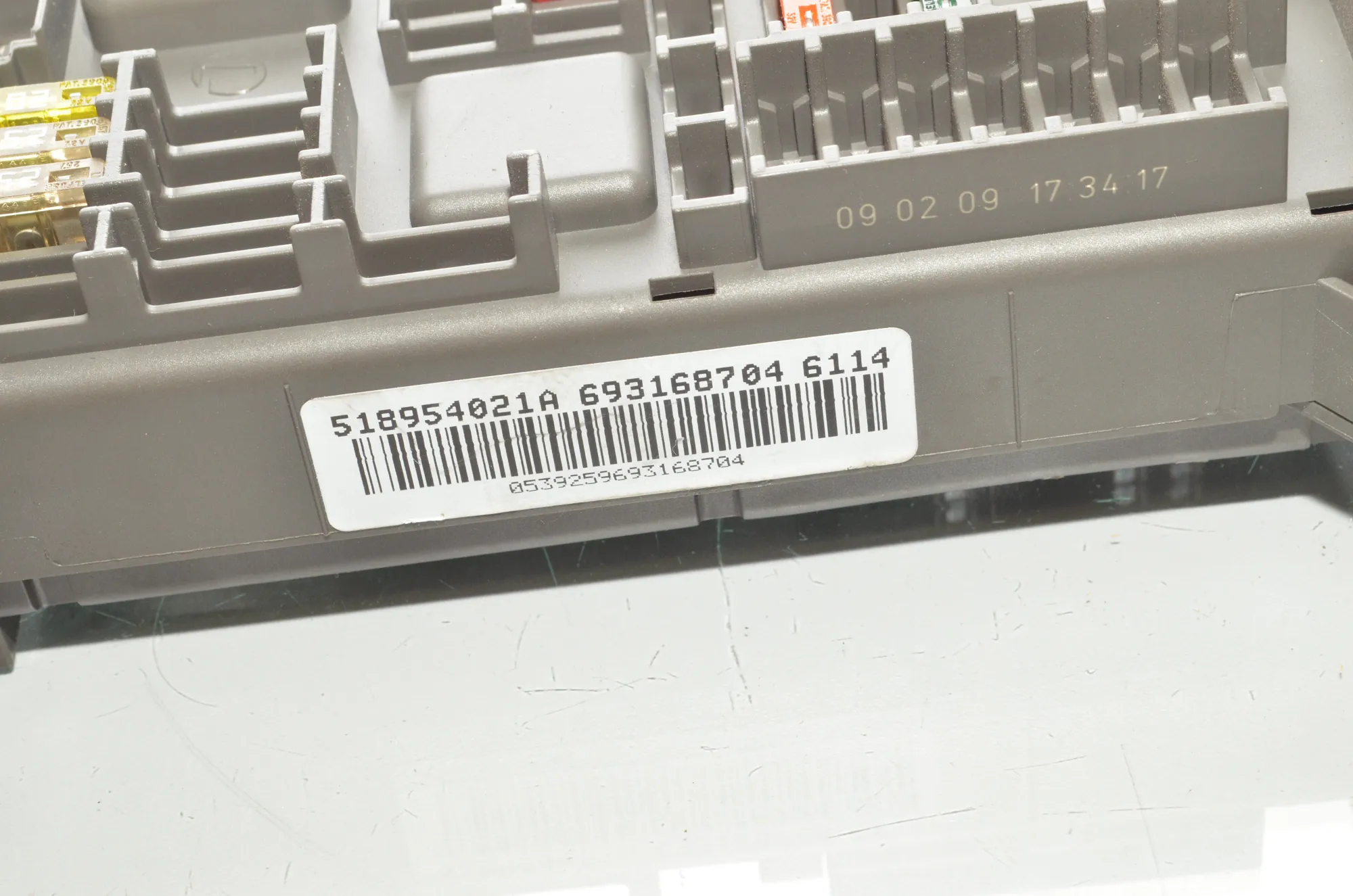 Fuse Box – OEM 6931687 · BMW X6 (E71, E72) xDrive 50 i 2009 – 5