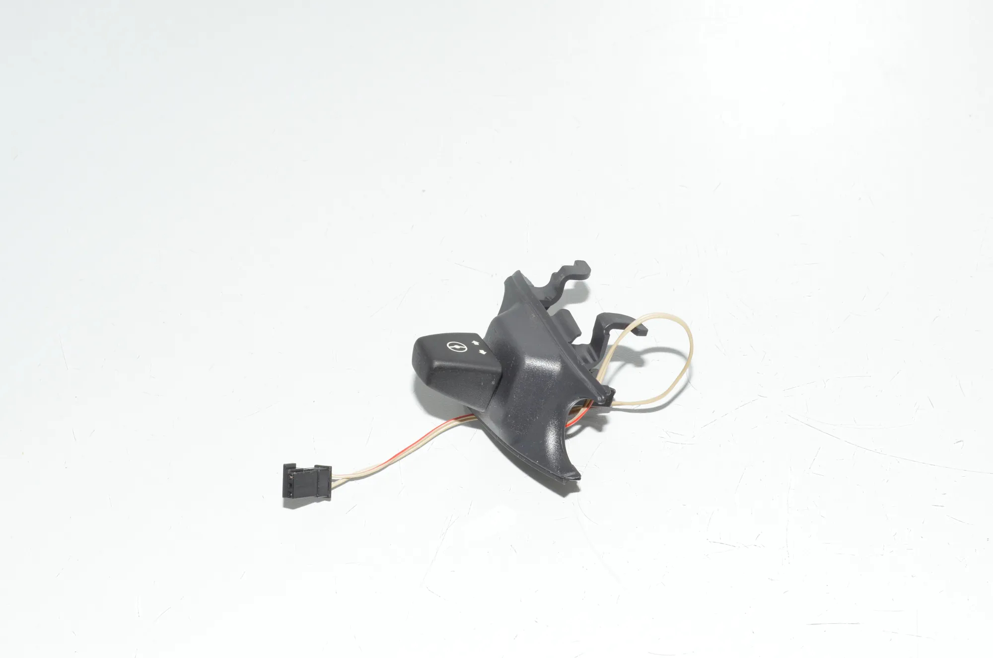 Steering Wheel Adjustment Switch – OEM 6966710 · BMW X6 (E71, E72) xDrive 50 i 2009 – 3