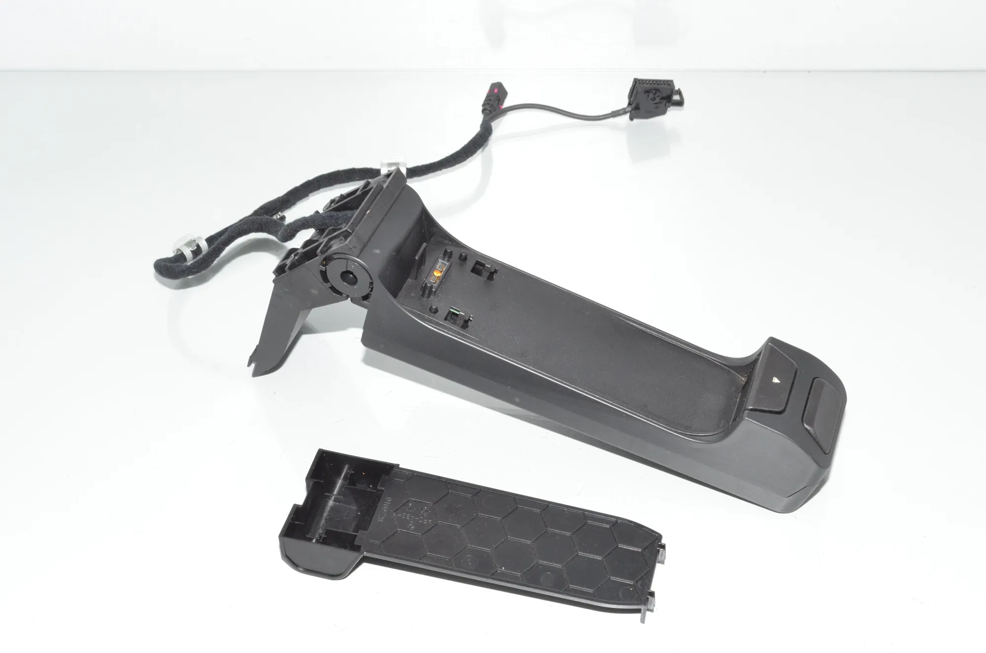 Phone Control Unit – OEM 9169728 · BMW X6 (E71, E72) xDrive 50 i 2009 – 5