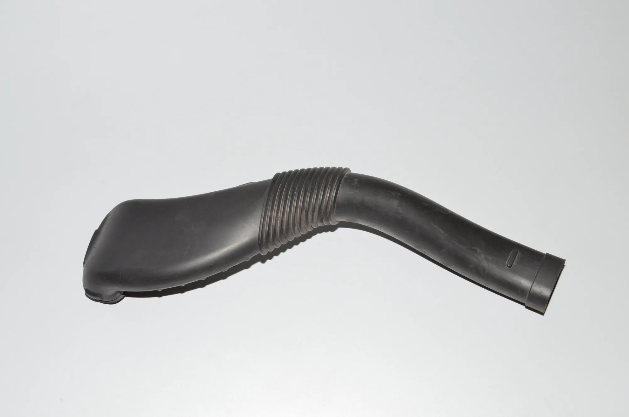 Air Intake Duct Part – OEM 7577446 · BMW X6 (E71, E72) xDrive 50 i 2009 – 3