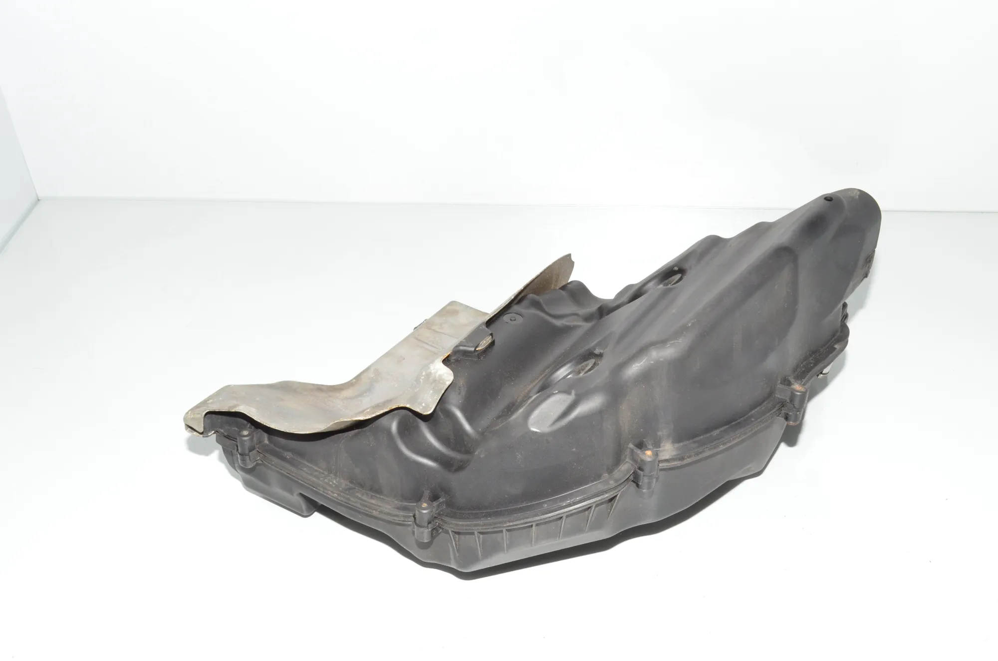 Air Filter Box – OEM 7577449 · BMW X6 (E71, E72) xDrive 50 i 2009 – 2