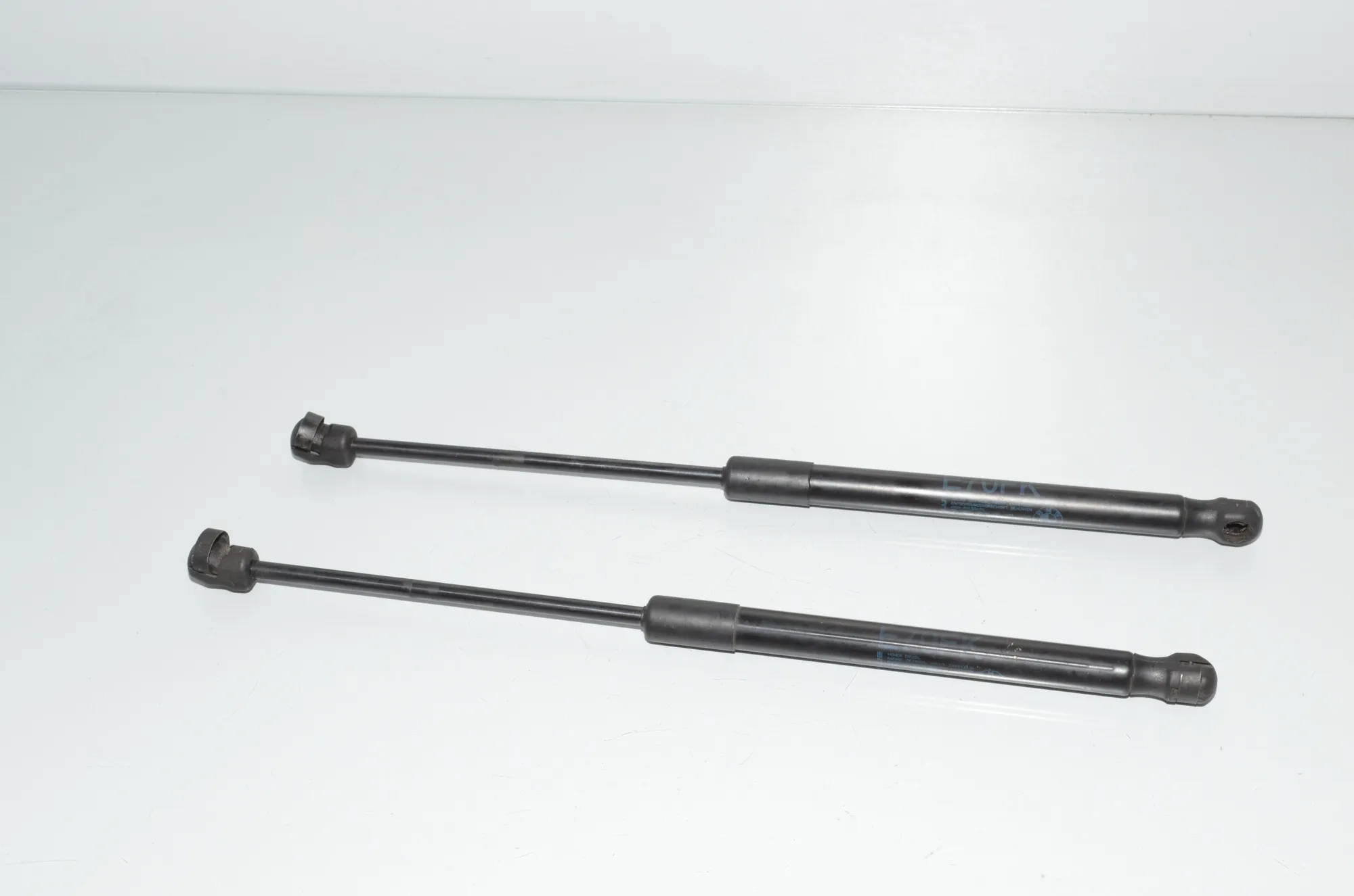Front Left Bonnet Strut – OEM 7148346 · BMW X6 (E71, E72) xDrive 50 i 2009 – 3