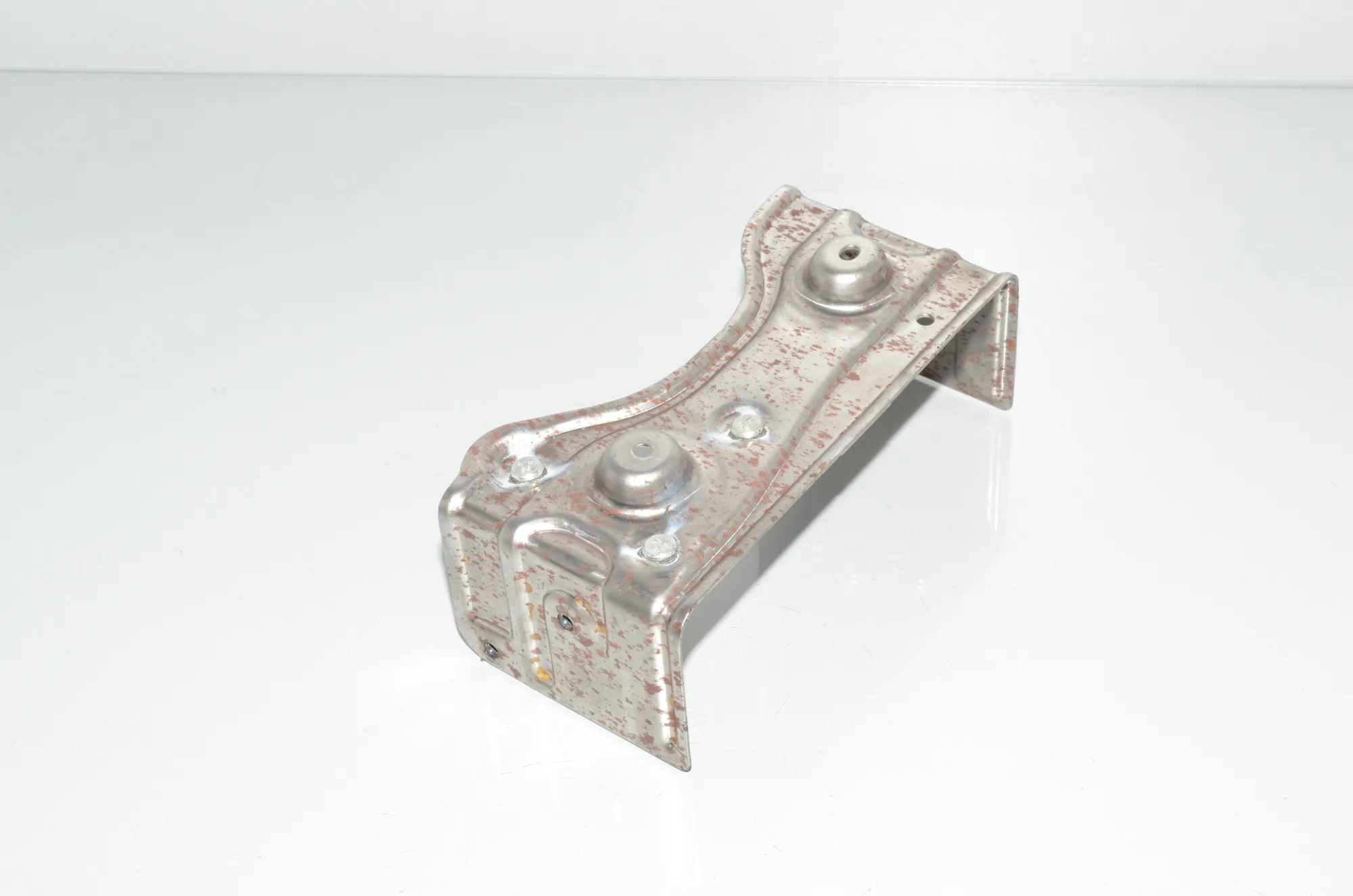 Bracket – OEM 6954951 · BMW X6 (E71, E72) xDrive 50 i 2009 – 2