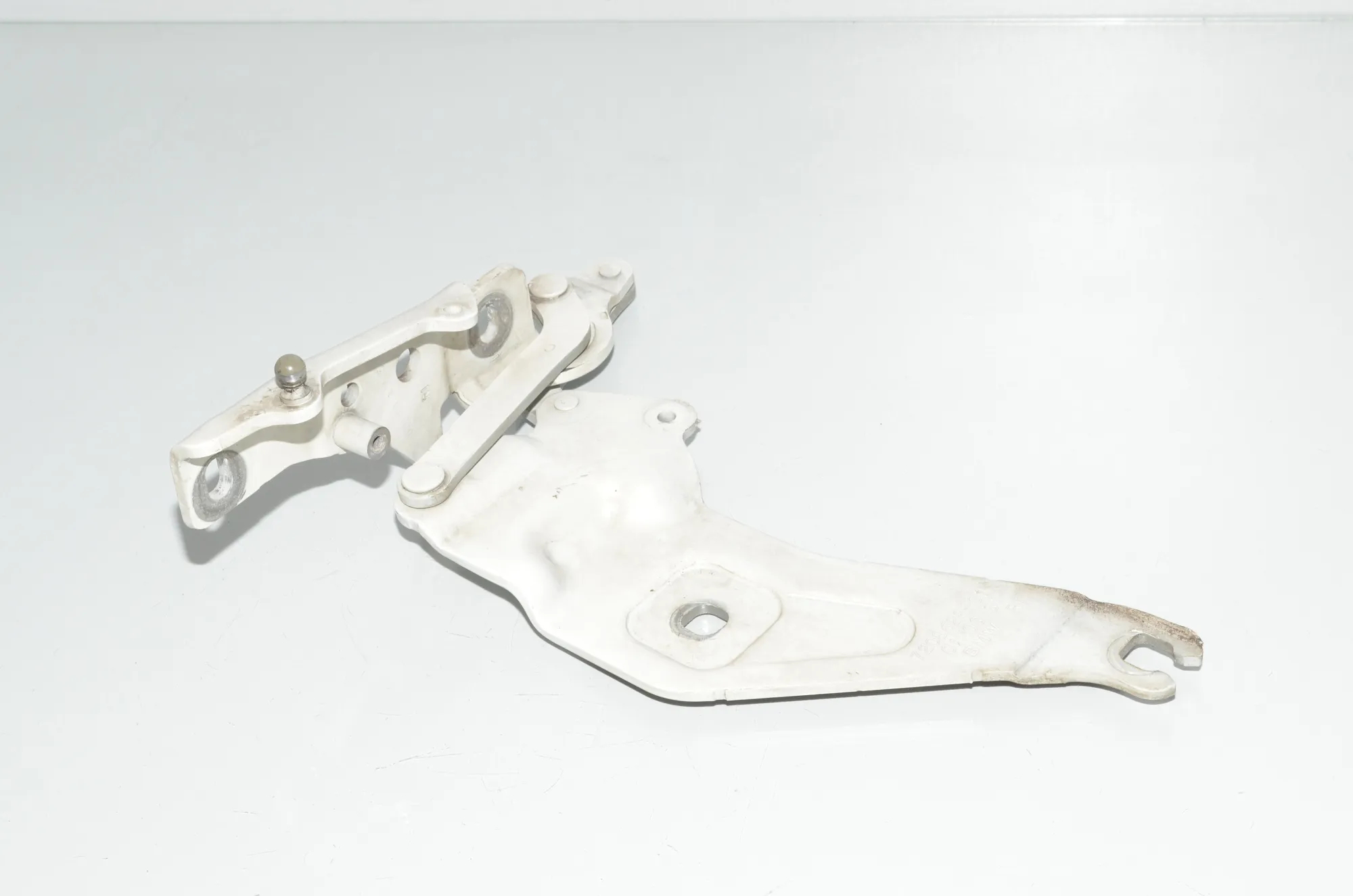 Front Right Bonnet Hinge – OEM 7208628 · BMW X6 (E71, E72) xDrive 50 i 2009