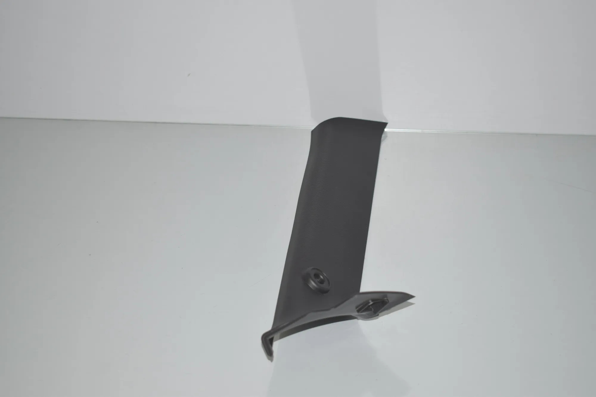 Tailgate Bootlid Trim – OEM 7315765 · BMW i3 (I01) BMW i3 (I01) s Electric 2017 – 4