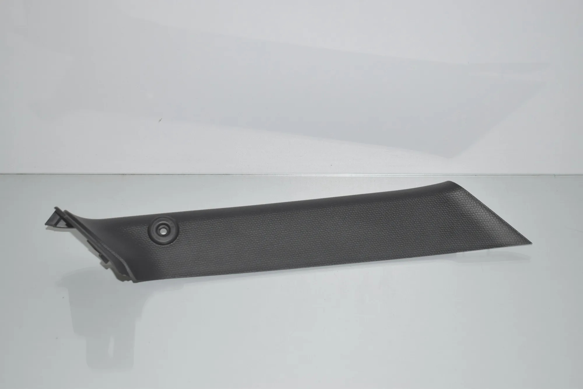 Tailgate Bootlid Trim – OEM 7315765 · BMW i3 (I01) BMW i3 (I01) s Electric 2017