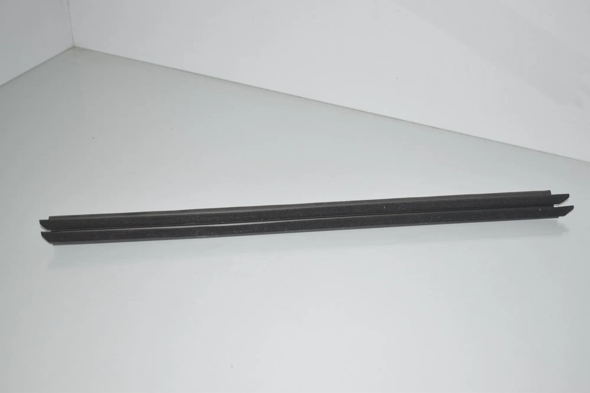Rear Right Door Window Strip – OEM 7316788 · BMW 2 Gran Tourer (F46) 218 d 2019 – 3