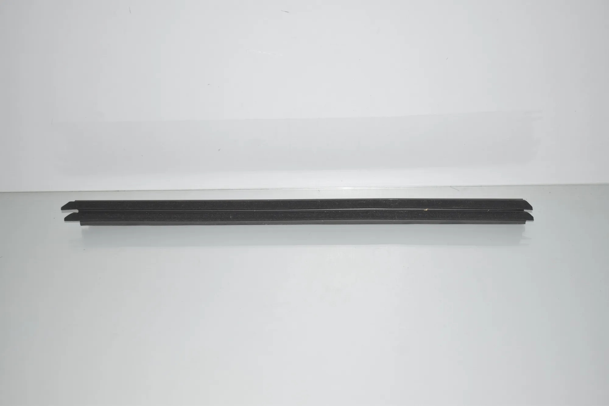 Rear Right Door Window Strip – OEM 7316788 · BMW 2 Gran Tourer (F46) 218 d 2019
