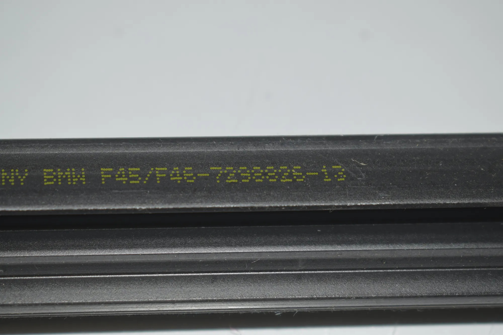 Front Right Door Window Molding – OEM 7298826 · BMW 2 Gran Tourer (F46) 218 d 2019 – 6
