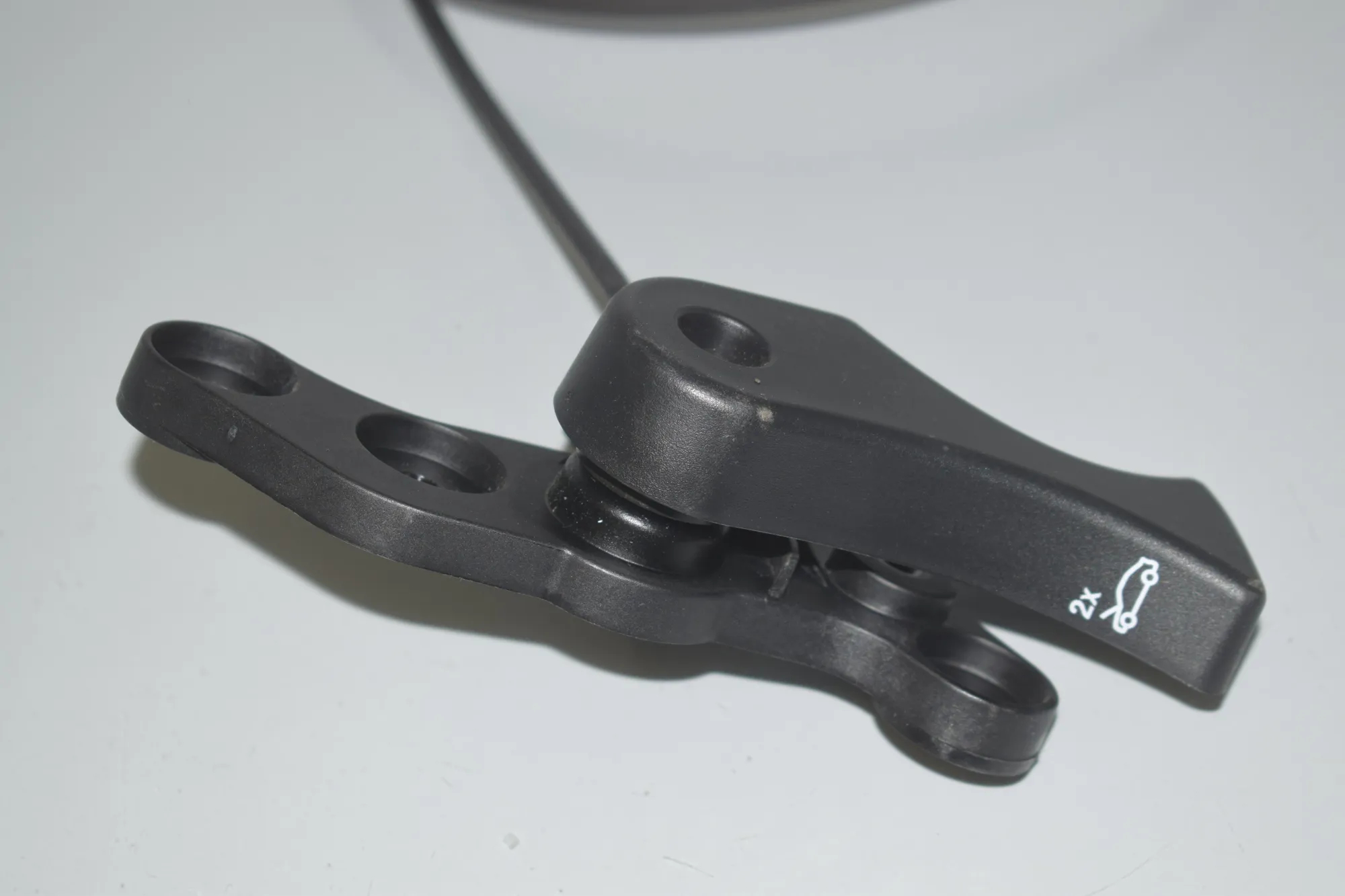 Bonnet Release Handle – OEM 7326517 · BMW 2 Gran Tourer (F46) 218 d 2019 – 5