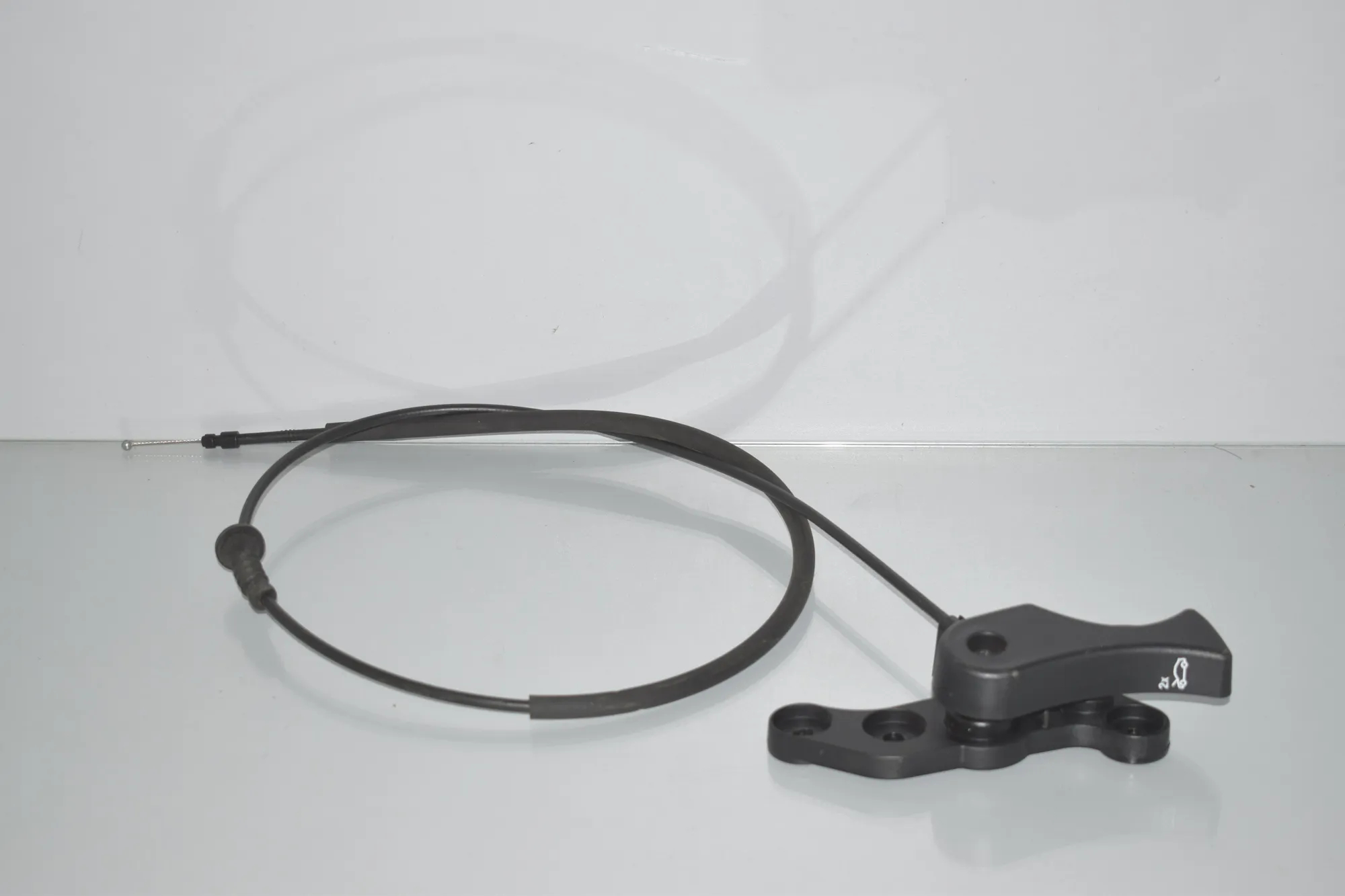 Bonnet Release Handle – OEM 7326517 · BMW 2 Gran Tourer (F46) 218 d 2019