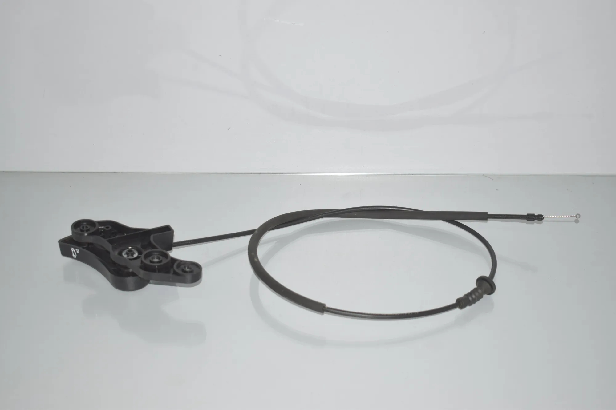 Bonnet Release Handle – OEM 7326517 · BMW 2 Gran Tourer (F46) 218 d 2019 – 3