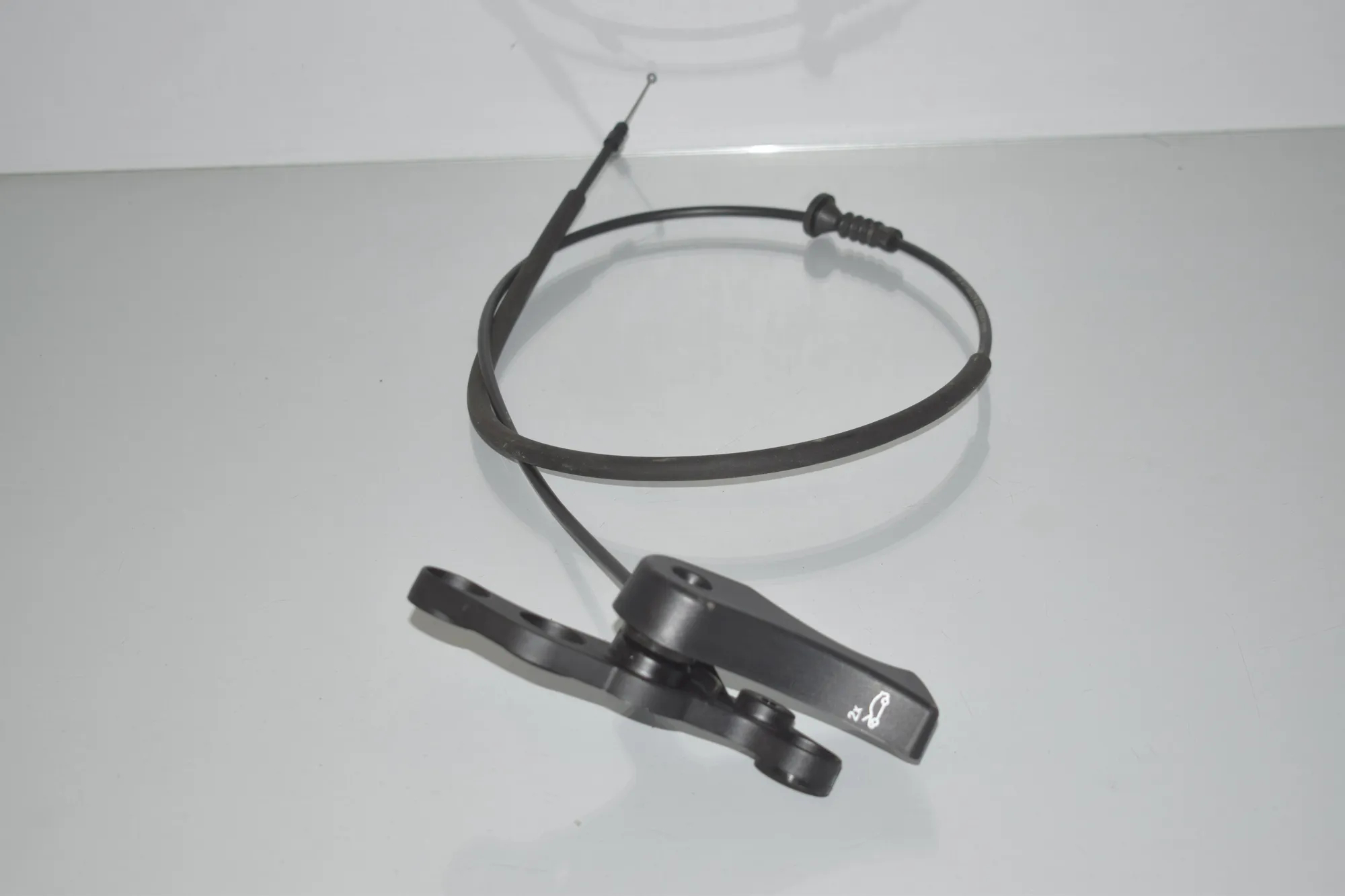 Bonnet Release Handle – OEM 7326517 · BMW 2 Gran Tourer (F46) 218 d 2019 – 4