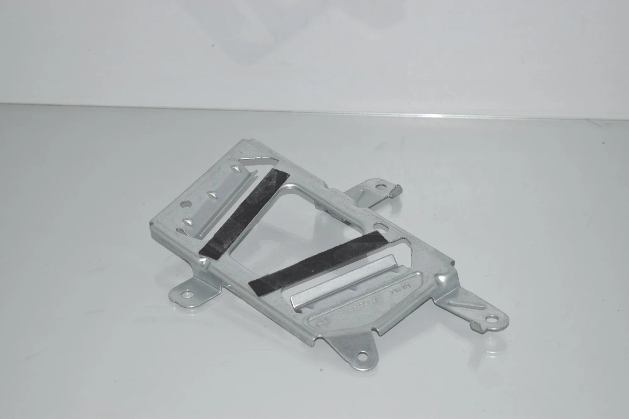 Bracket – OEM 6831329 · BMW 2 Gran Tourer (F46) 218 d 2019