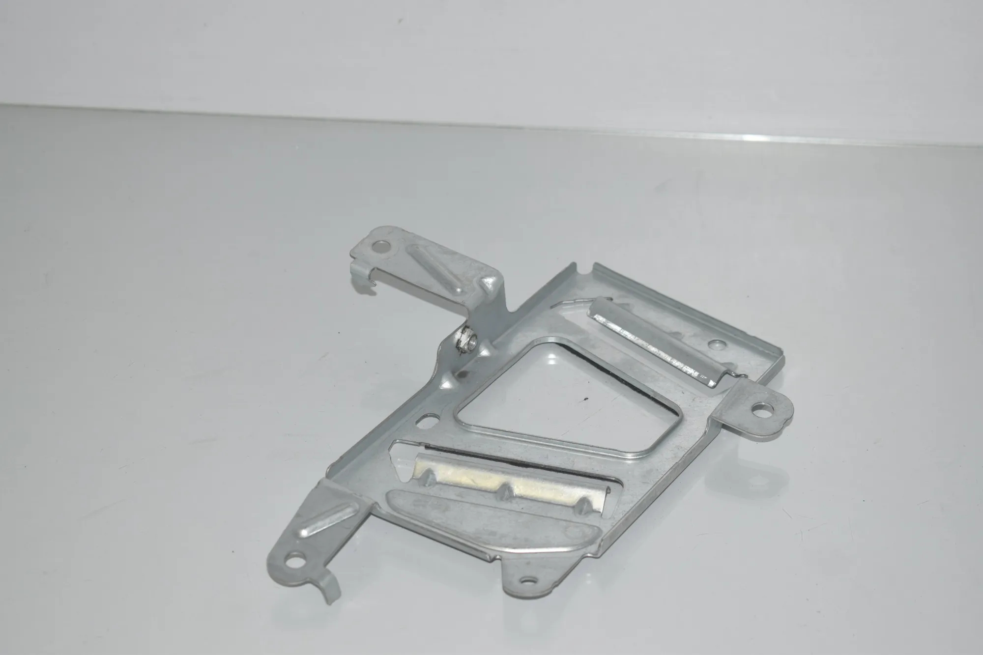 Bracket – OEM 6831329 · BMW 2 Gran Tourer (F46) 218 d 2019 – 2
