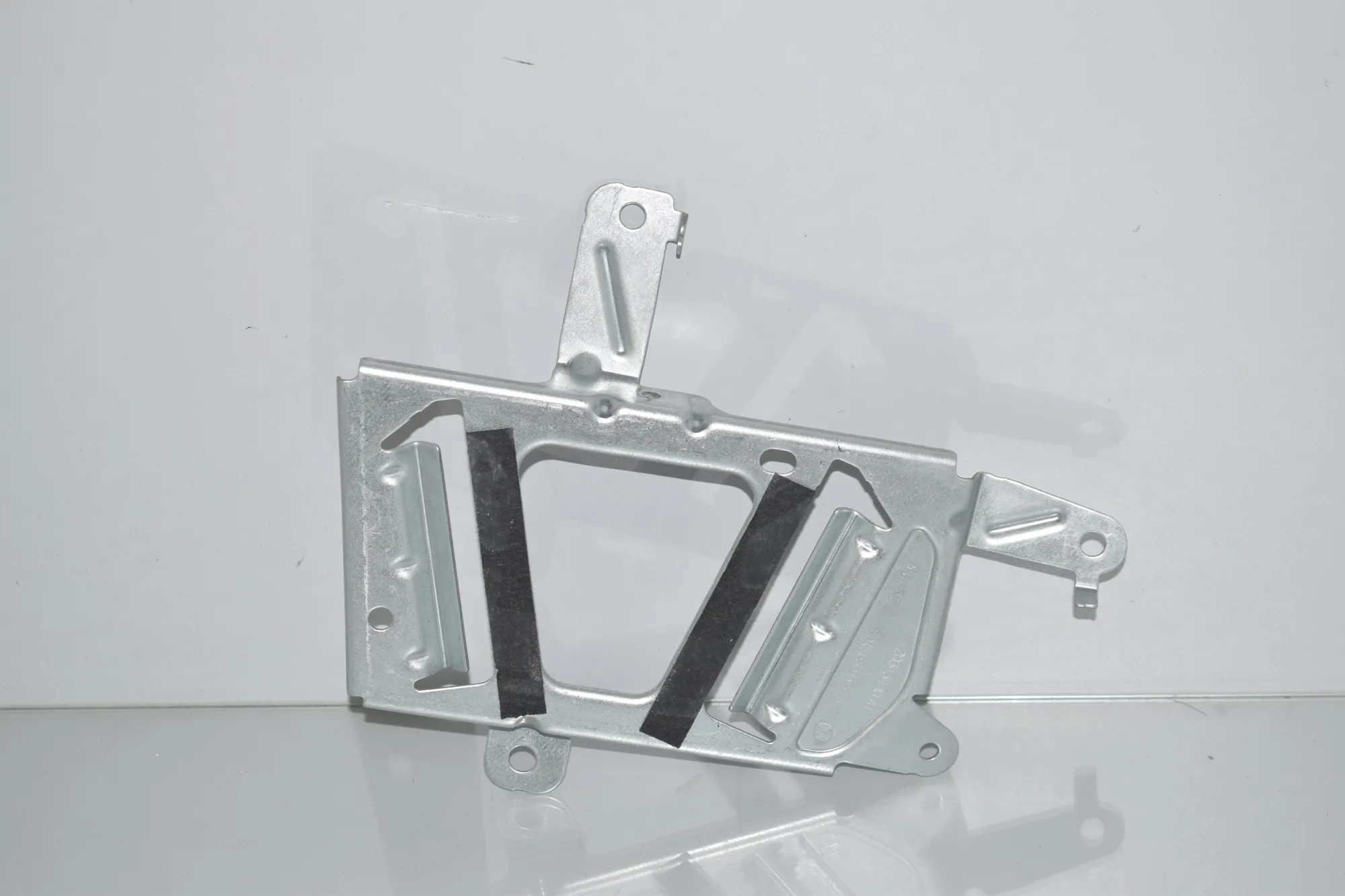 Bracket – OEM 6831329 · BMW 2 Gran Tourer (F46) 218 d 2019 – 3