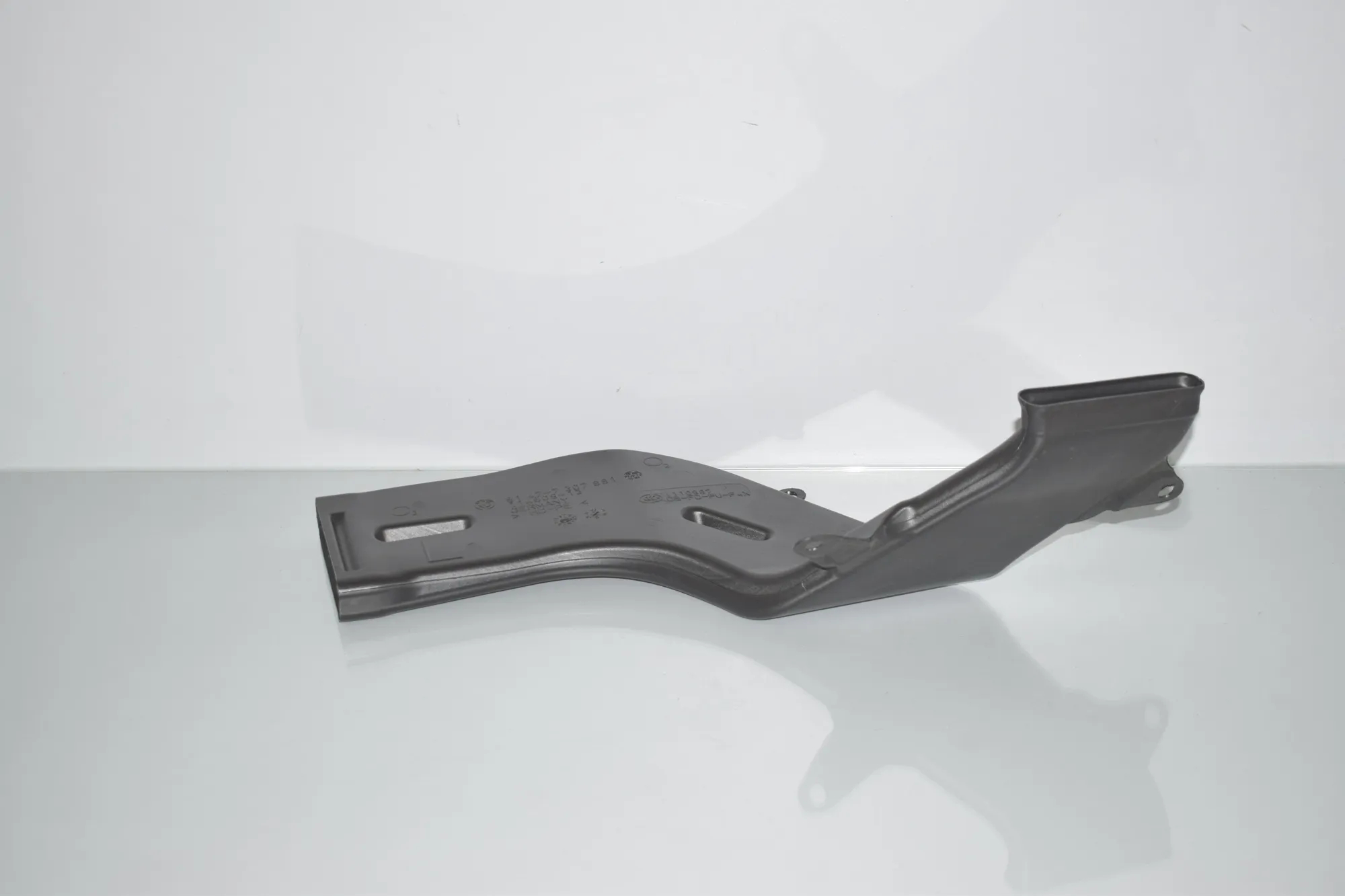 Interior Air Duct Channel – OEM 7307881 · BMW 2 Gran Tourer (F46) 218 d 2019