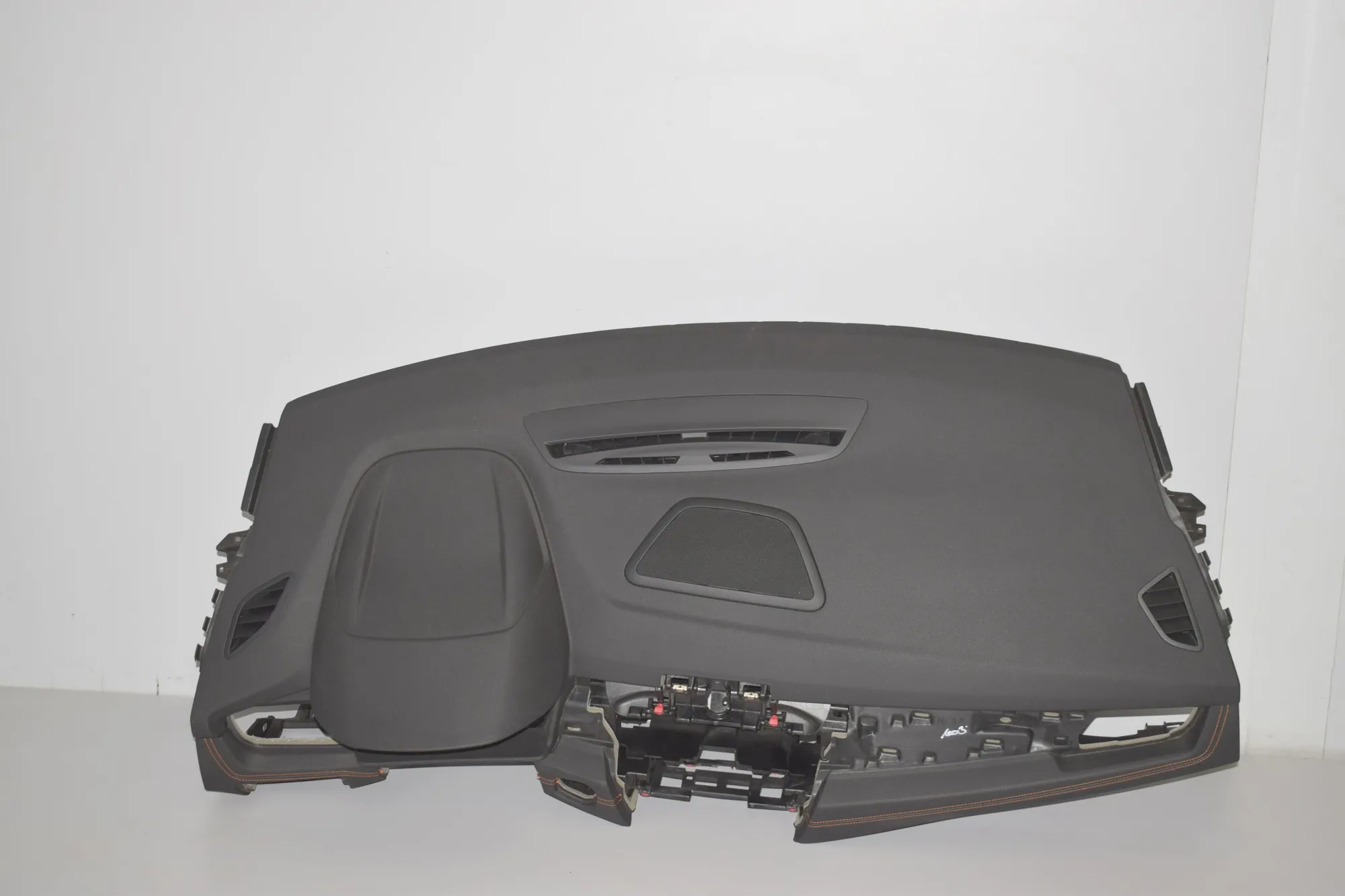 Dashboard – OEM 9870616 · BMW 2 Gran Tourer (F46) 218 d 2019