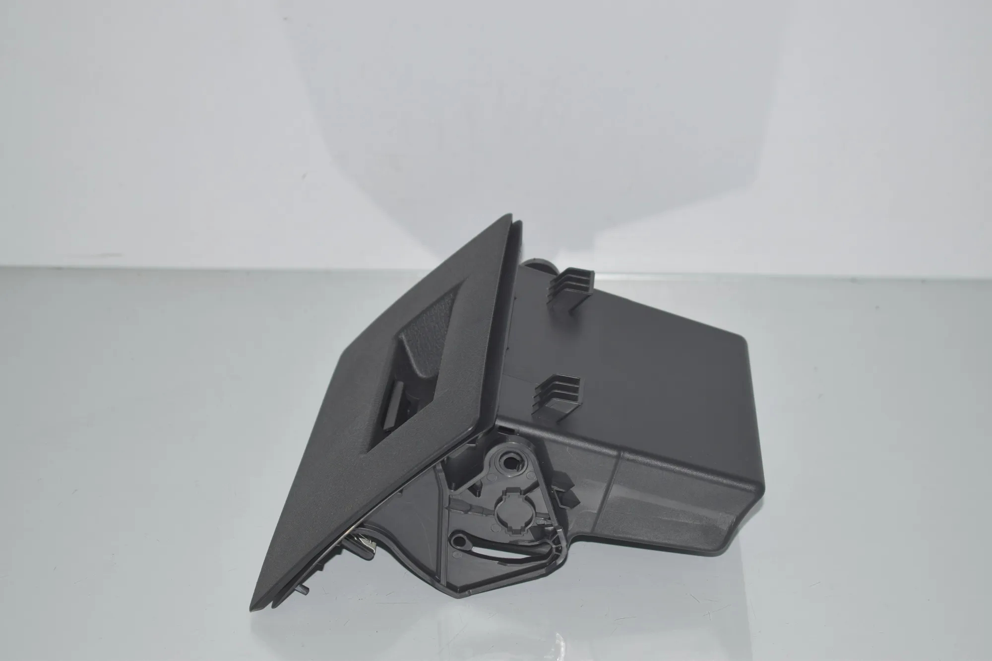 Glove Compartment – OEM 9893237 · BMW 2 Gran Tourer (F46) 218 d 2019 – 3