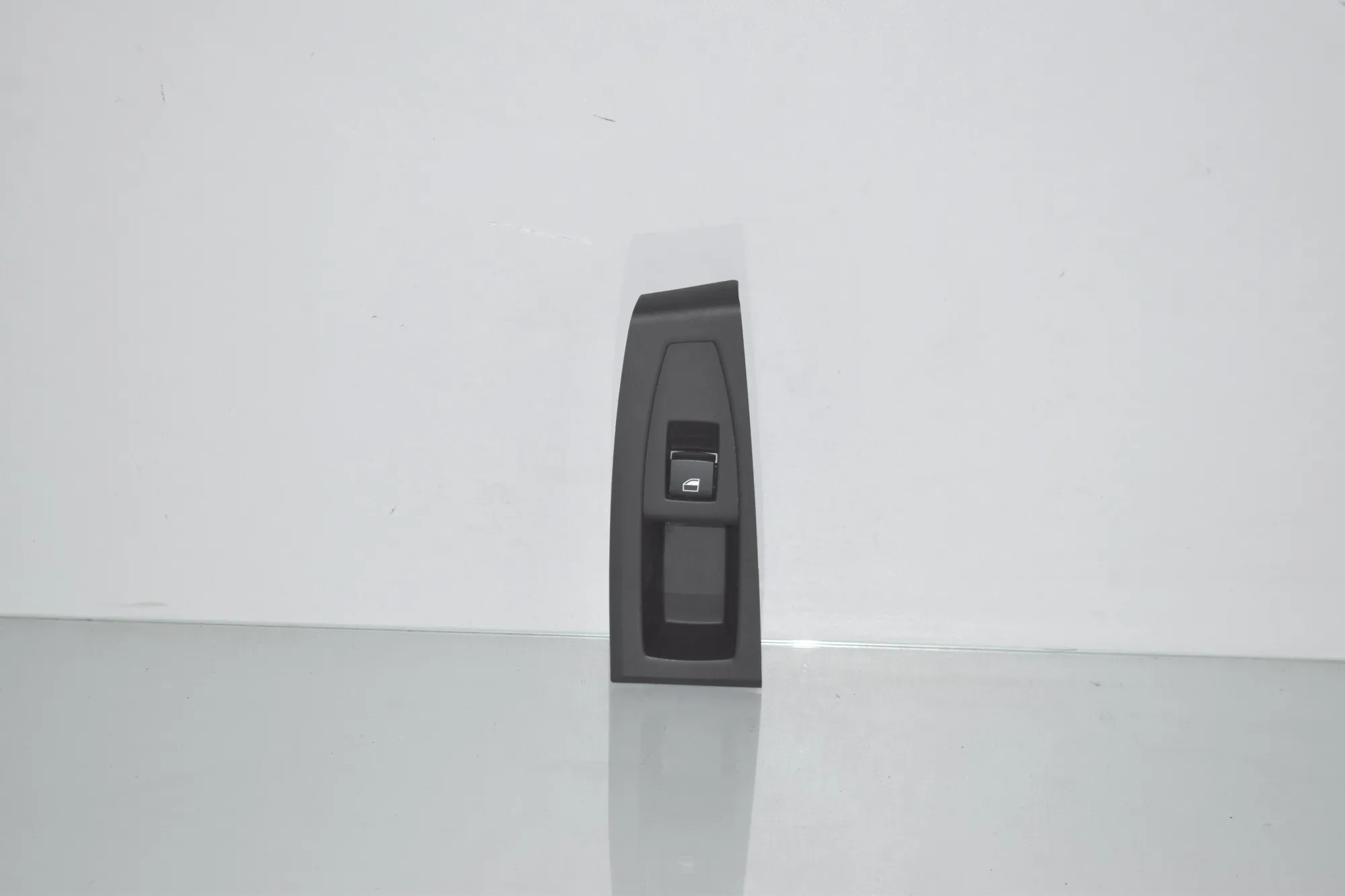 Rear Right Door Window Switch – OEM 9208107 · BMW 2 Gran Tourer (F46) 218 d 2019