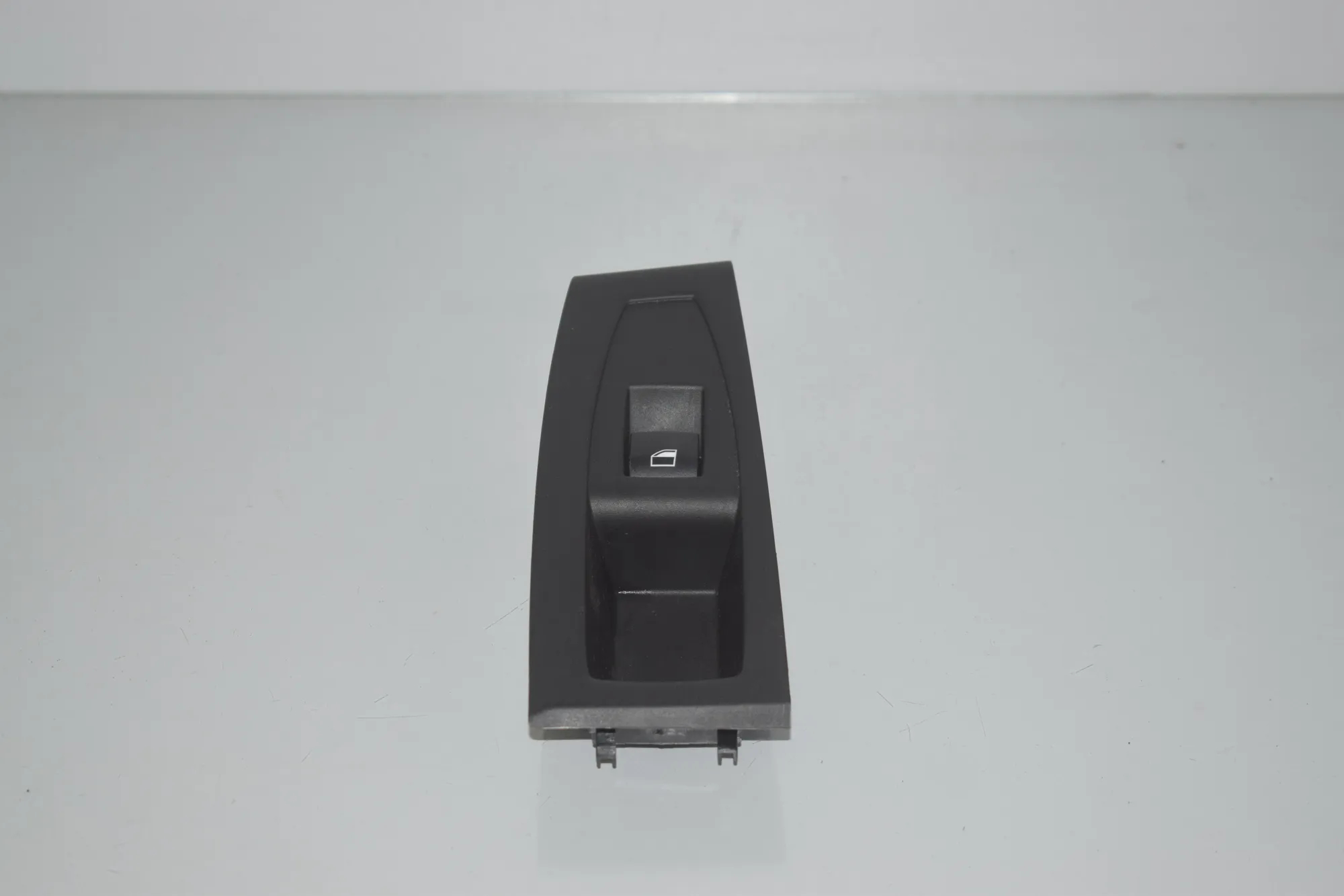 Rear Right Door Window Switch – OEM 9208107 · BMW 2 Gran Tourer (F46) 218 d 2019 – 2