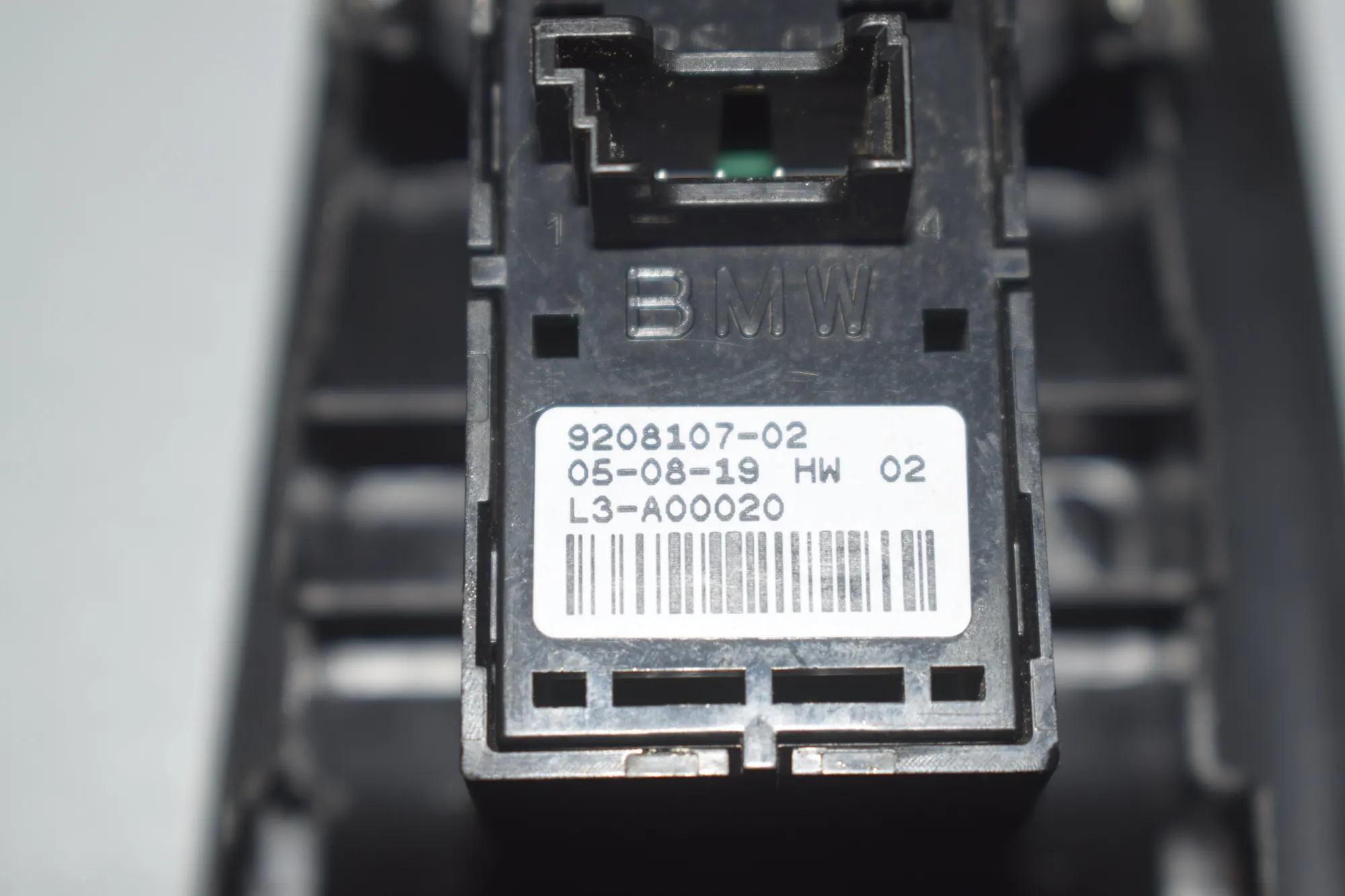 Rear Right Door Window Switch – OEM 9208107 · BMW 2 Gran Tourer (F46) 218 d 2019 – 5