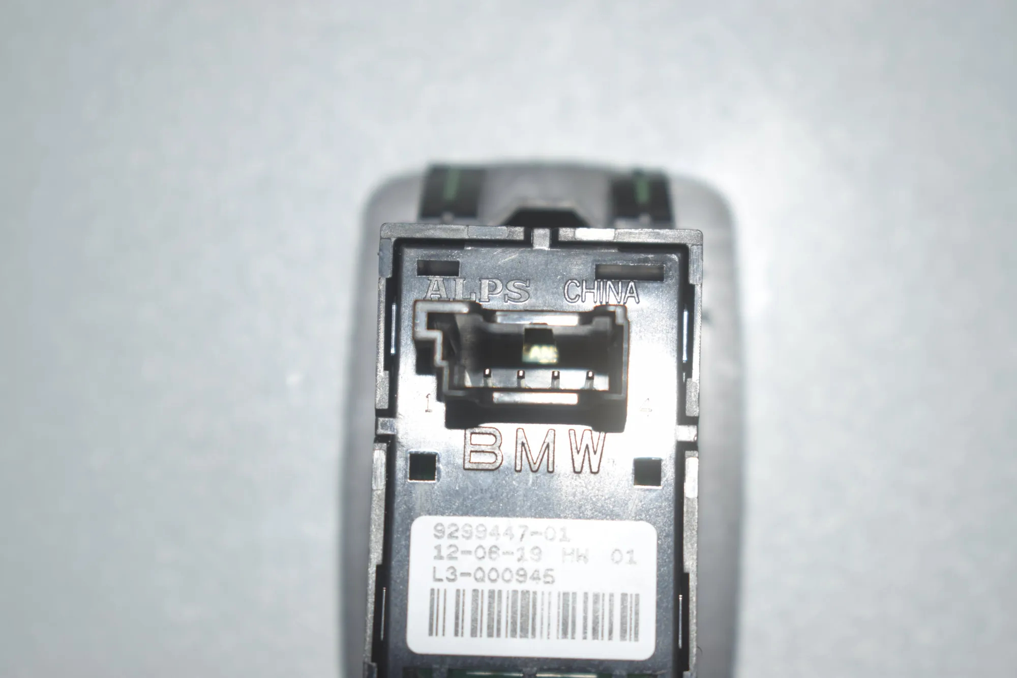 Tailgate Open Switch – OEM 9299447 · BMW 2 Gran Tourer (F46) 218 d 2019 – 5