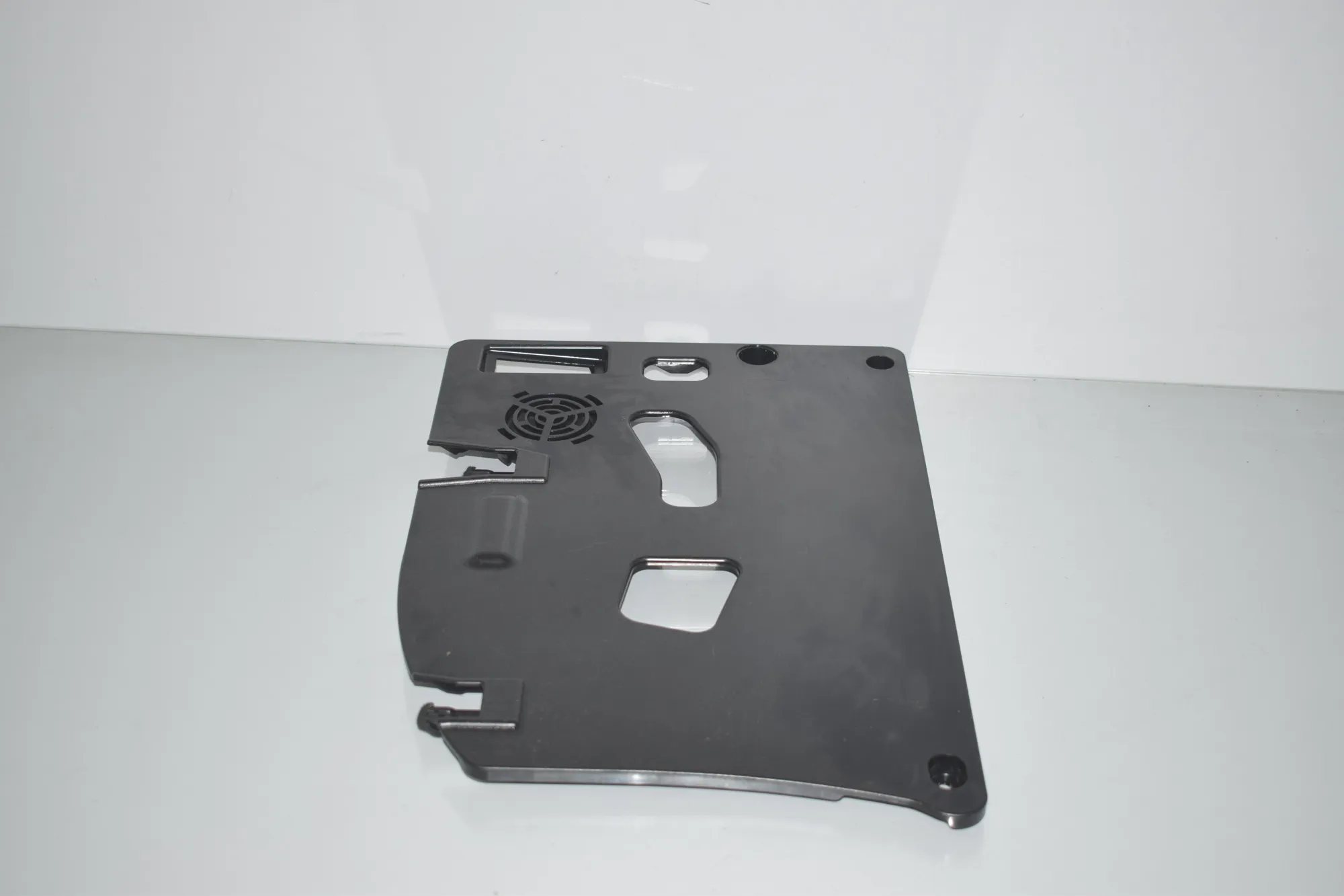 Dashboard Lower Trim – OEM 9316560 · BMW 2 Gran Tourer (F46) 218 d 2019 – 2