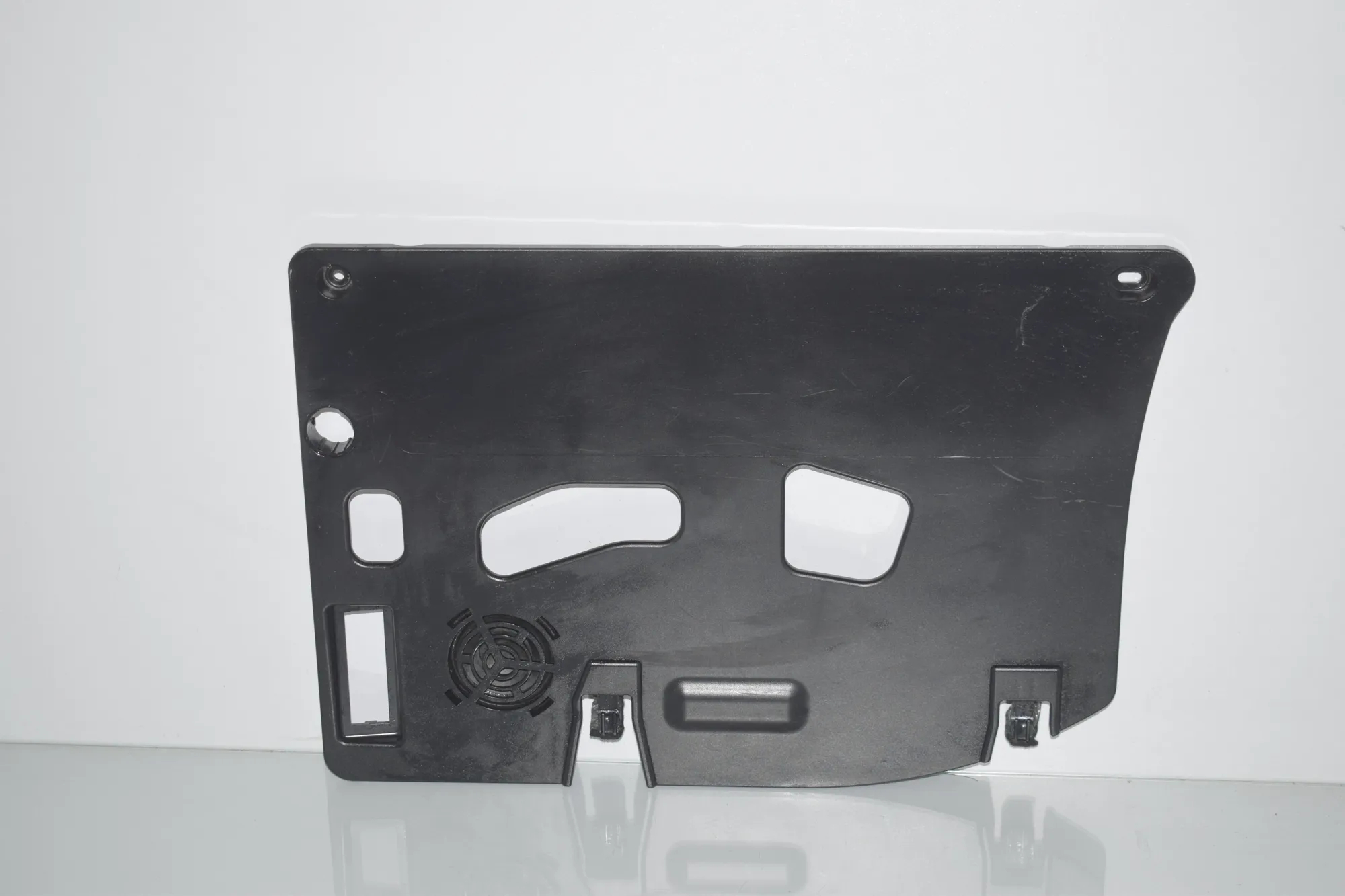 Dashboard Lower Trim – OEM 9316560 · BMW 2 Gran Tourer (F46) 218 d 2019