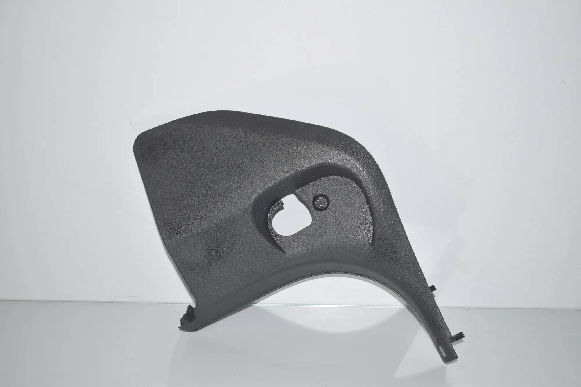 Front Left Interior Step Trim – OEM 7298813 · BMW 2 Gran Tourer (F46) 218 d 2019