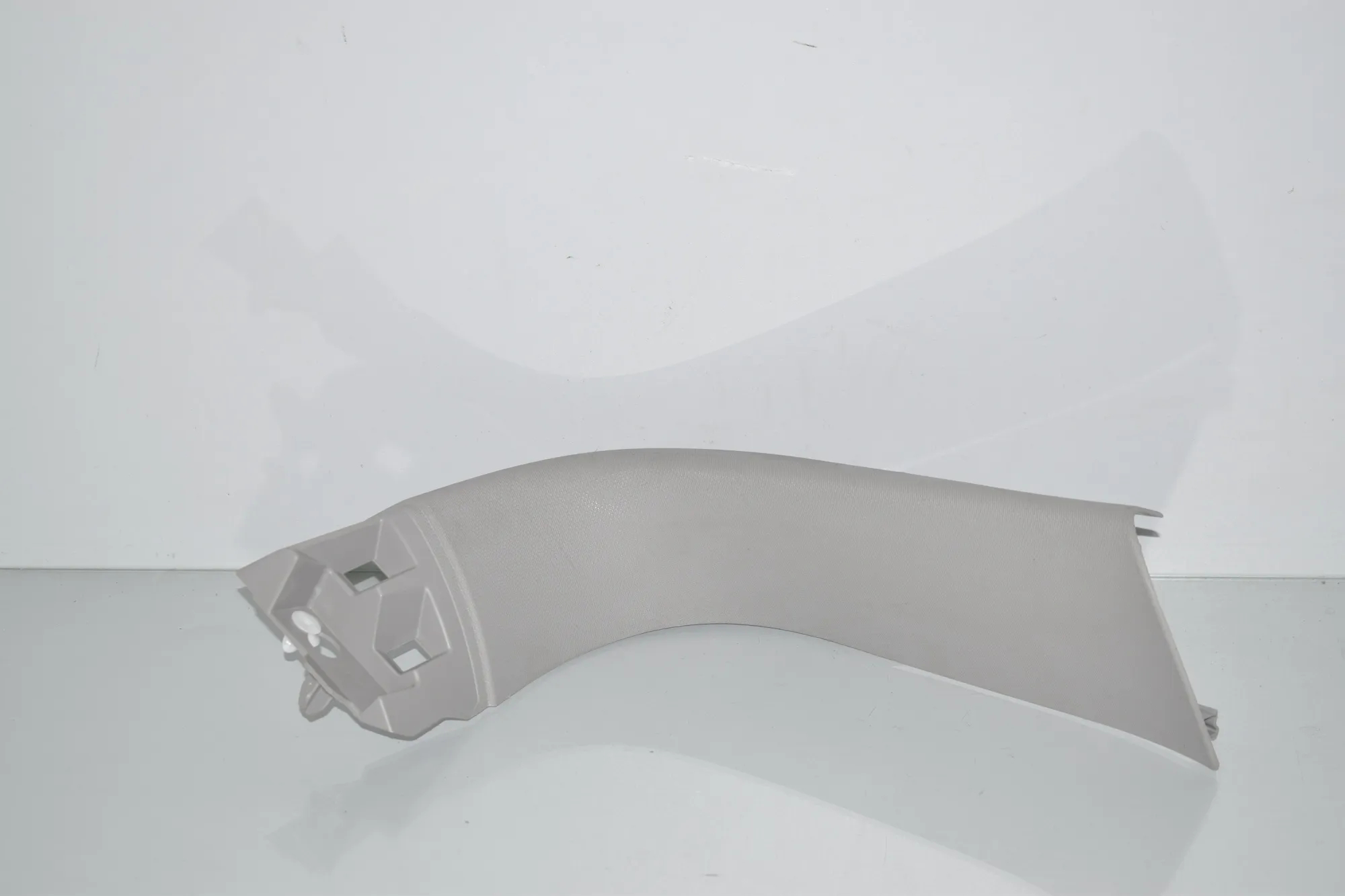 Tailgate Bootlid Cover Trim – OEM 7318937 · BMW 2 Gran Tourer (F46) 218 d 2019