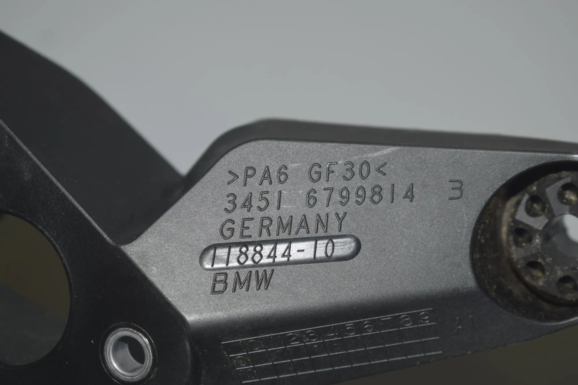 ABS Pump Holder – OEM 6799814 · BMW 2 Gran Tourer (F46) 218 d 2019 – 6