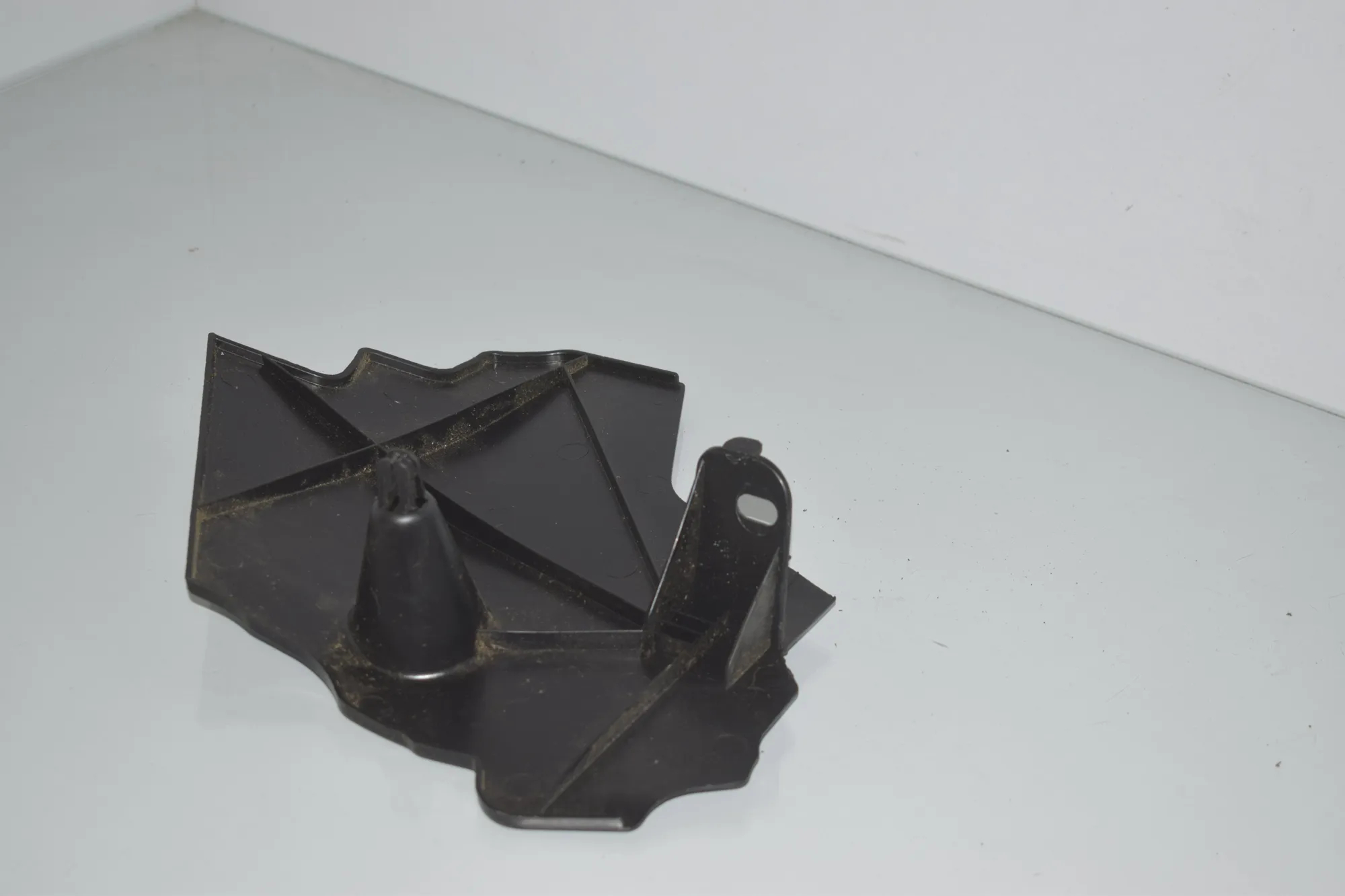 Other Engine Compartment Parts – OEM 7387166 · BMW 2 Gran Tourer (F46) 218 d 2019 – 4