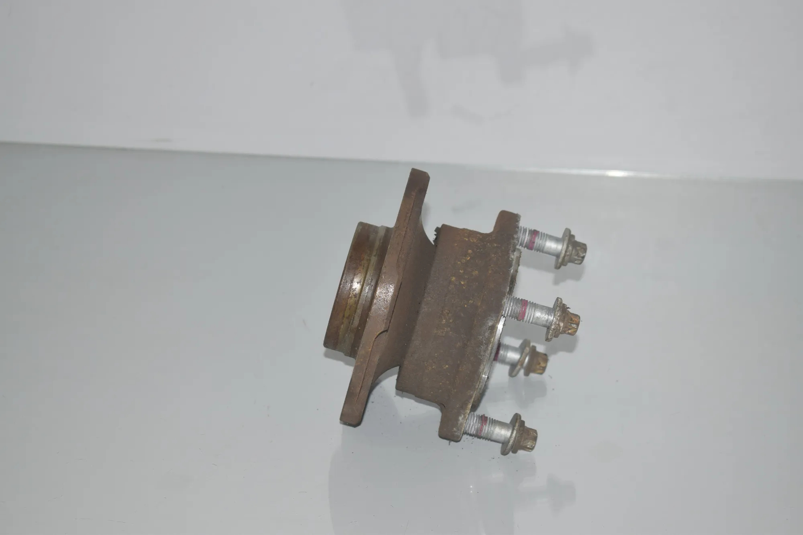 Rear Right Wheel Bearing – OEM 6867806 · BMW 5 (F10) 530 d 2014 – 2