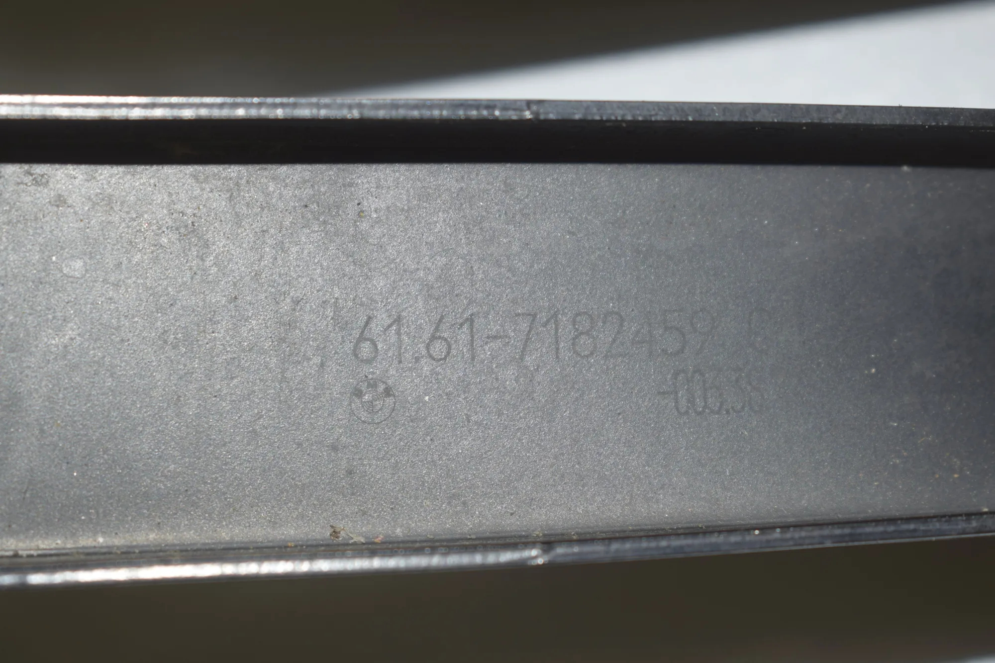 Front Wiper Arms – OEM 7182459 · BMW 5 (F10) 530 d 2014 – 5