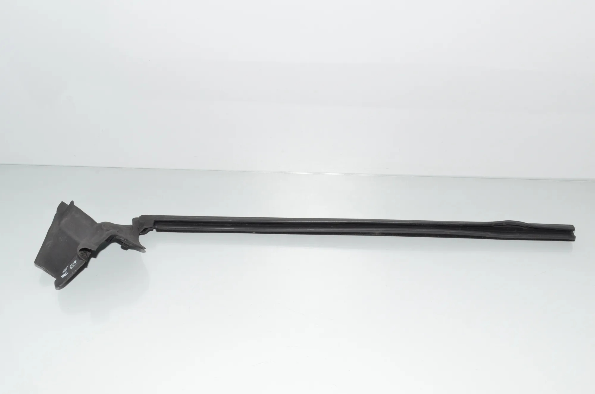 Front Left Door Rubber Seal – OEM 7310211 · BMW 4 Gran Coupe (F36) 430 d xDrive 2016 – 2