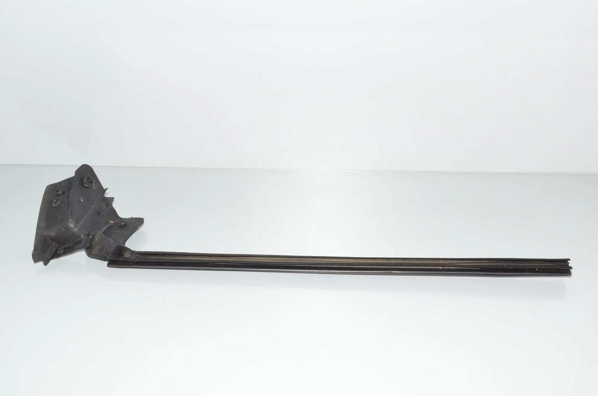 Front Left Door Rubber Seal – OEM 7310211 · BMW 4 Gran Coupe (F36) 430 d xDrive 2016 – 4
