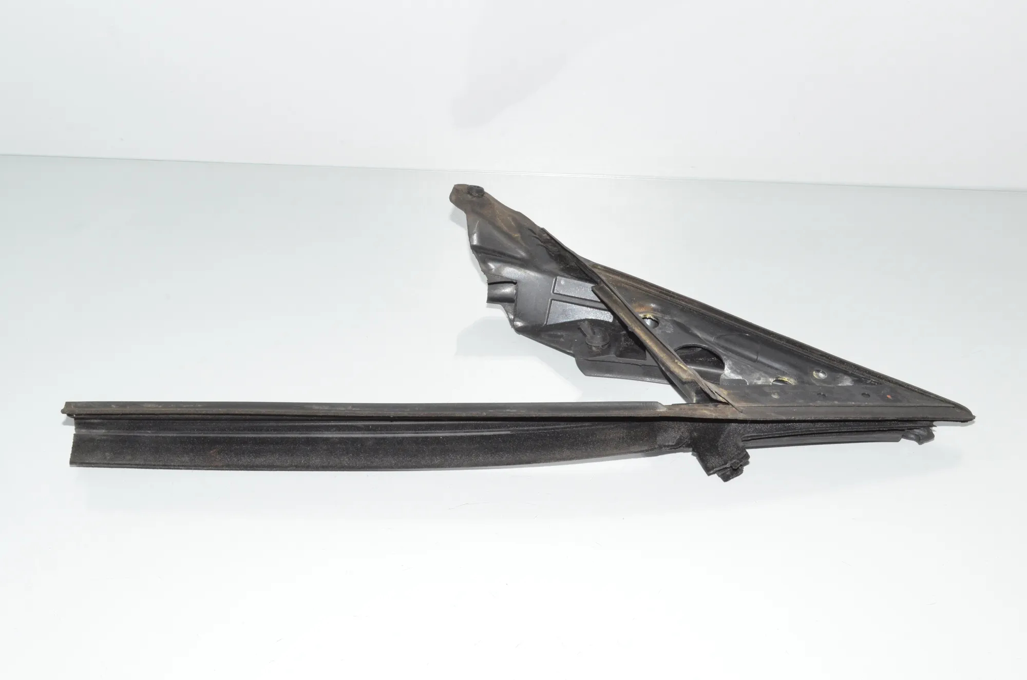 Front Left Door Seal Rubber – OEM 7310193 · BMW 4 Gran Coupe (F36) 430 d xDrive 2016 – 3