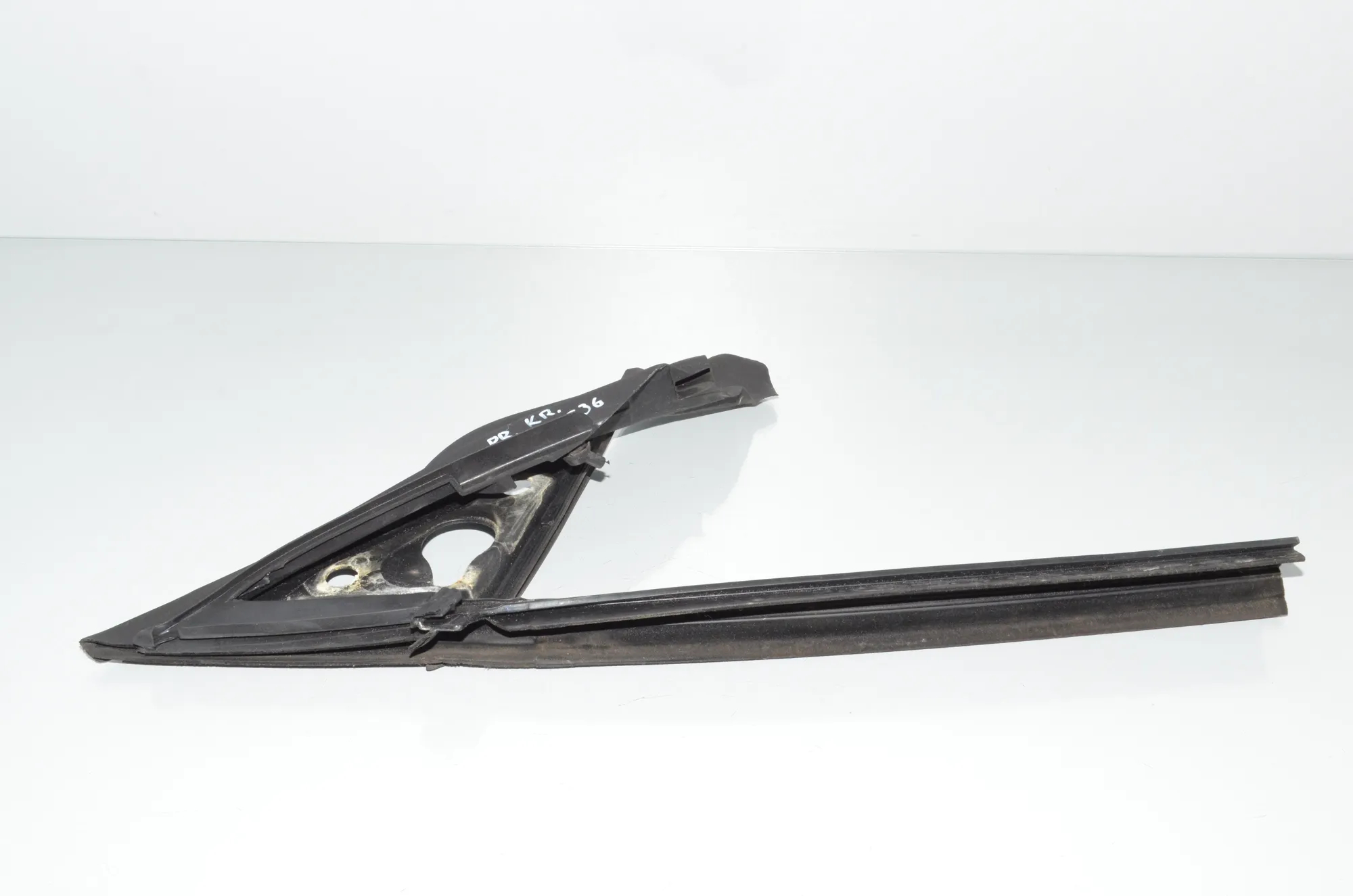 Front Left Door Seal Rubber – OEM 7310193 · BMW 4 Gran Coupe (F36) 430 d xDrive 2016 – 2