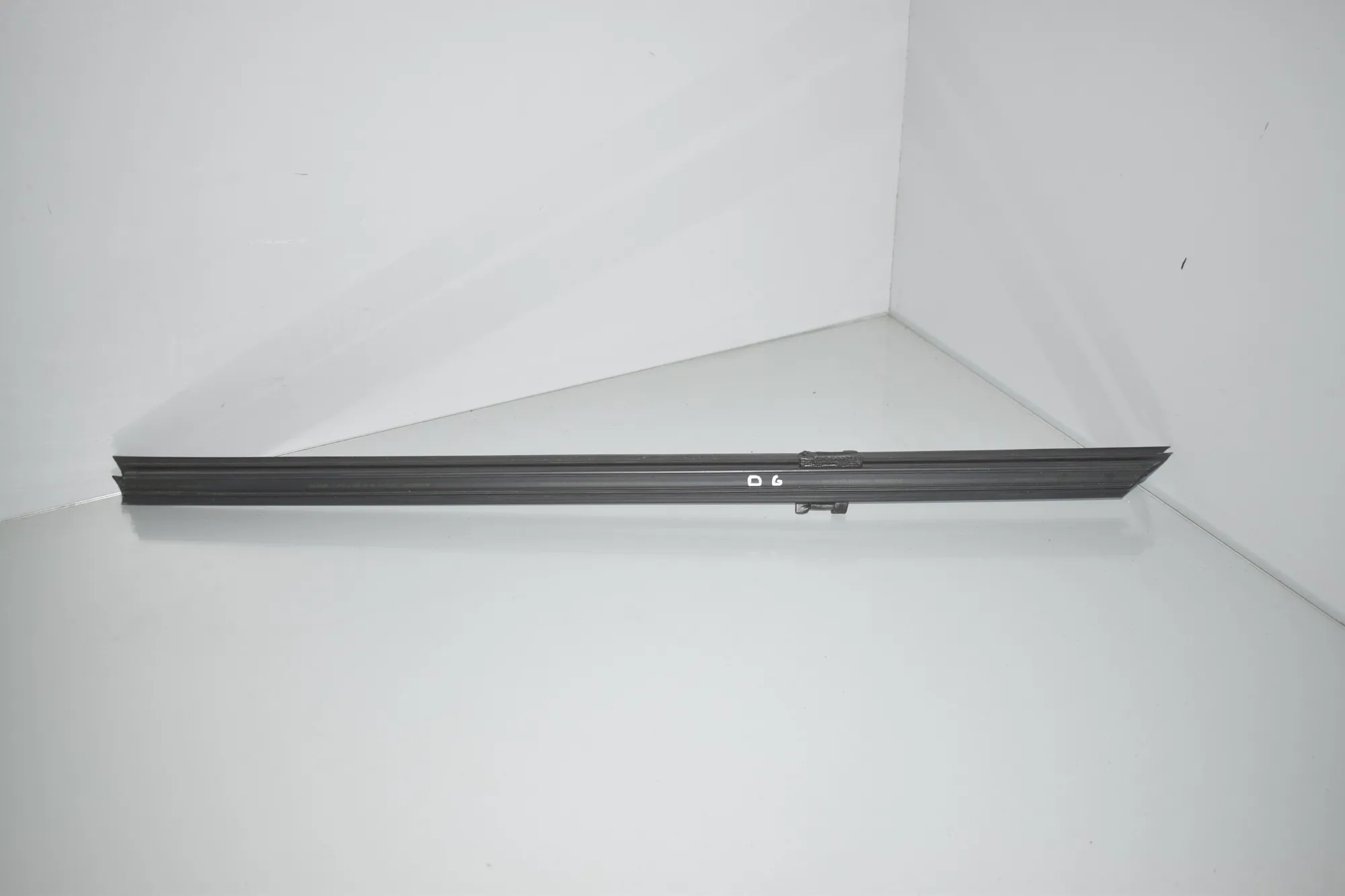 Rear Right Door Window Strip – OEM 7182290 · BMW 5 (F10) 530 d 2014 – 3