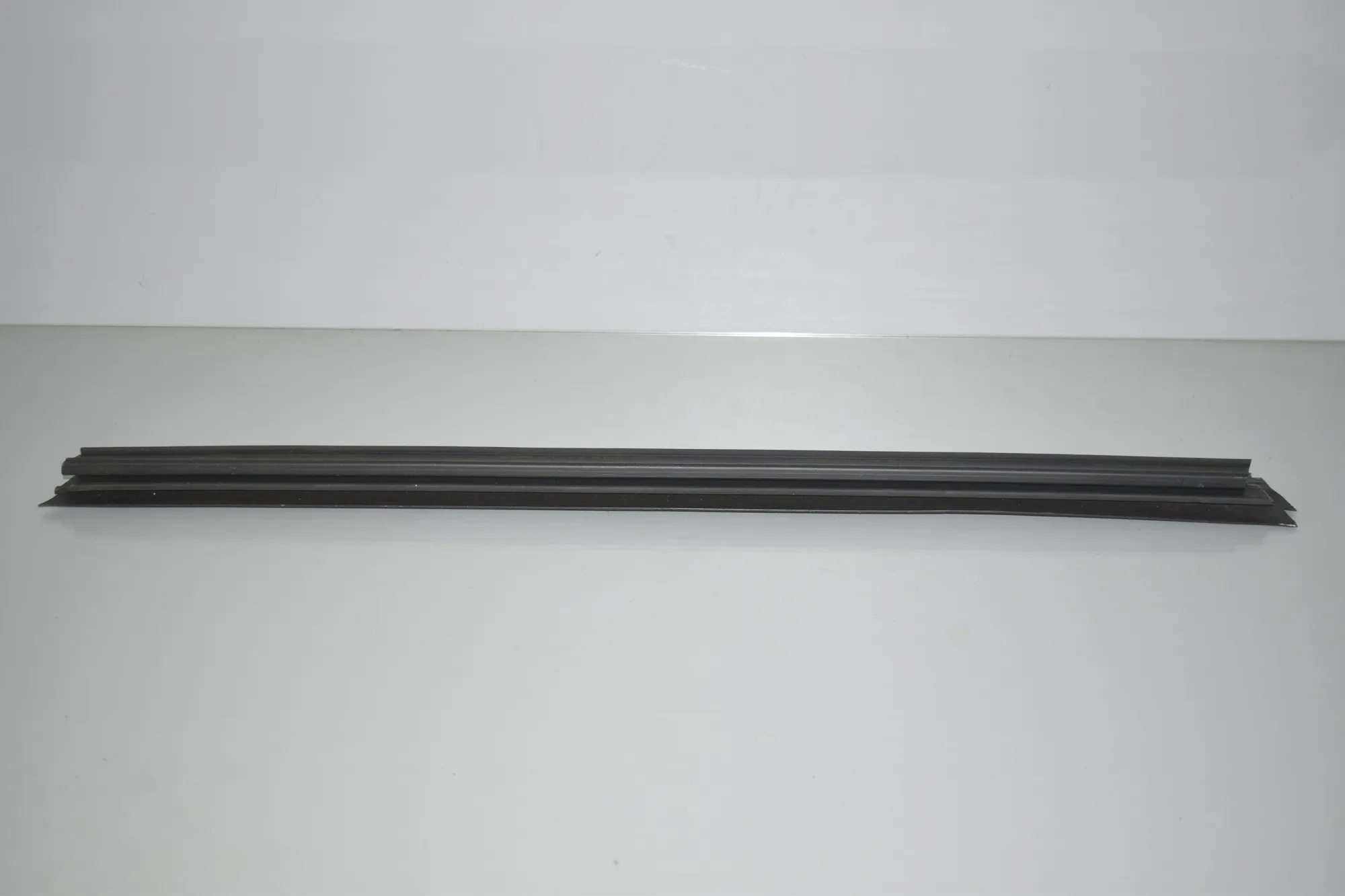 Front Right Door Window Molding – OEM 7182278 · BMW 5 (F10) 530 d 2014 – 2