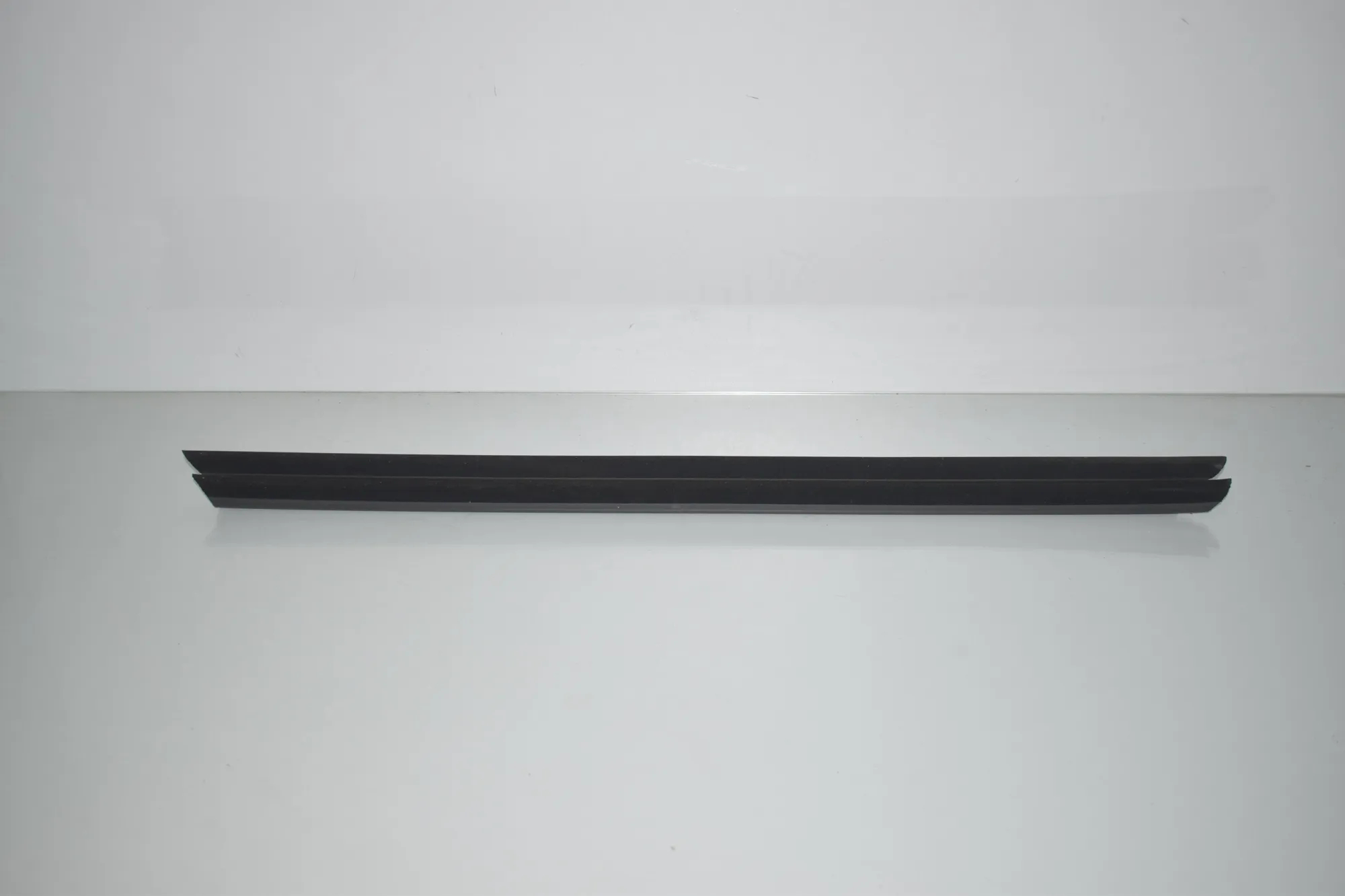 Front Right Door Window Molding – OEM 7182278 · BMW 5 (F10) 530 d 2014